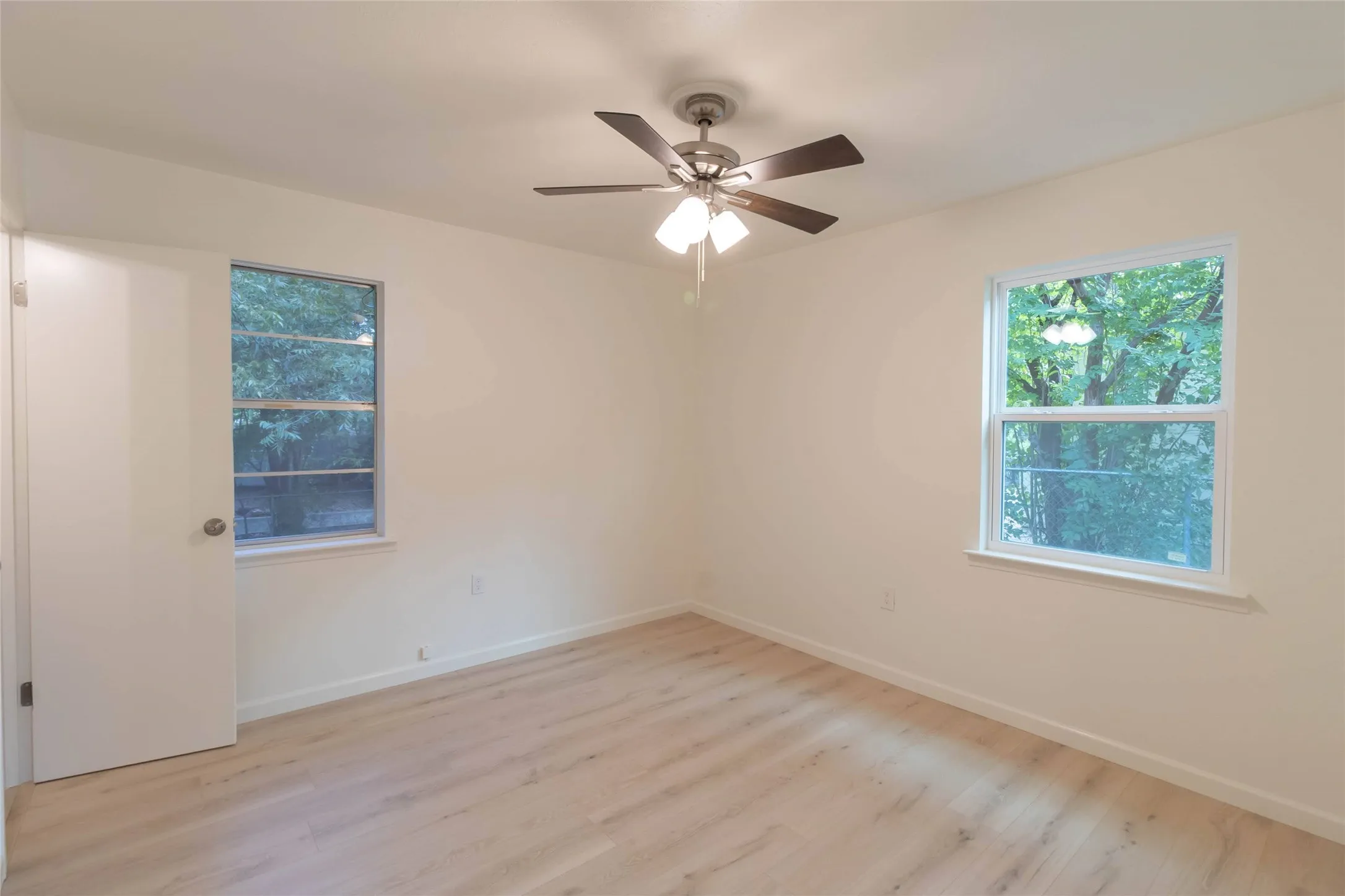 Single Family Residence For Sale in Coryell County , 107 South Drive, Copperas Cove, Texas 76522, 3 Bedroom, 2 Bathroom, 1 Garage spaces, 960 Sqft, built in 1971, mls#21412940, Real Estate Agent in Copperas Cove, Homes For Sale in Coryell county, Homes For Sale in Copperas Cove, Realtor in Copperas Cove Texas, Real Estate Brokerage Independent Realty Texas, Luminita Cordes Realtor