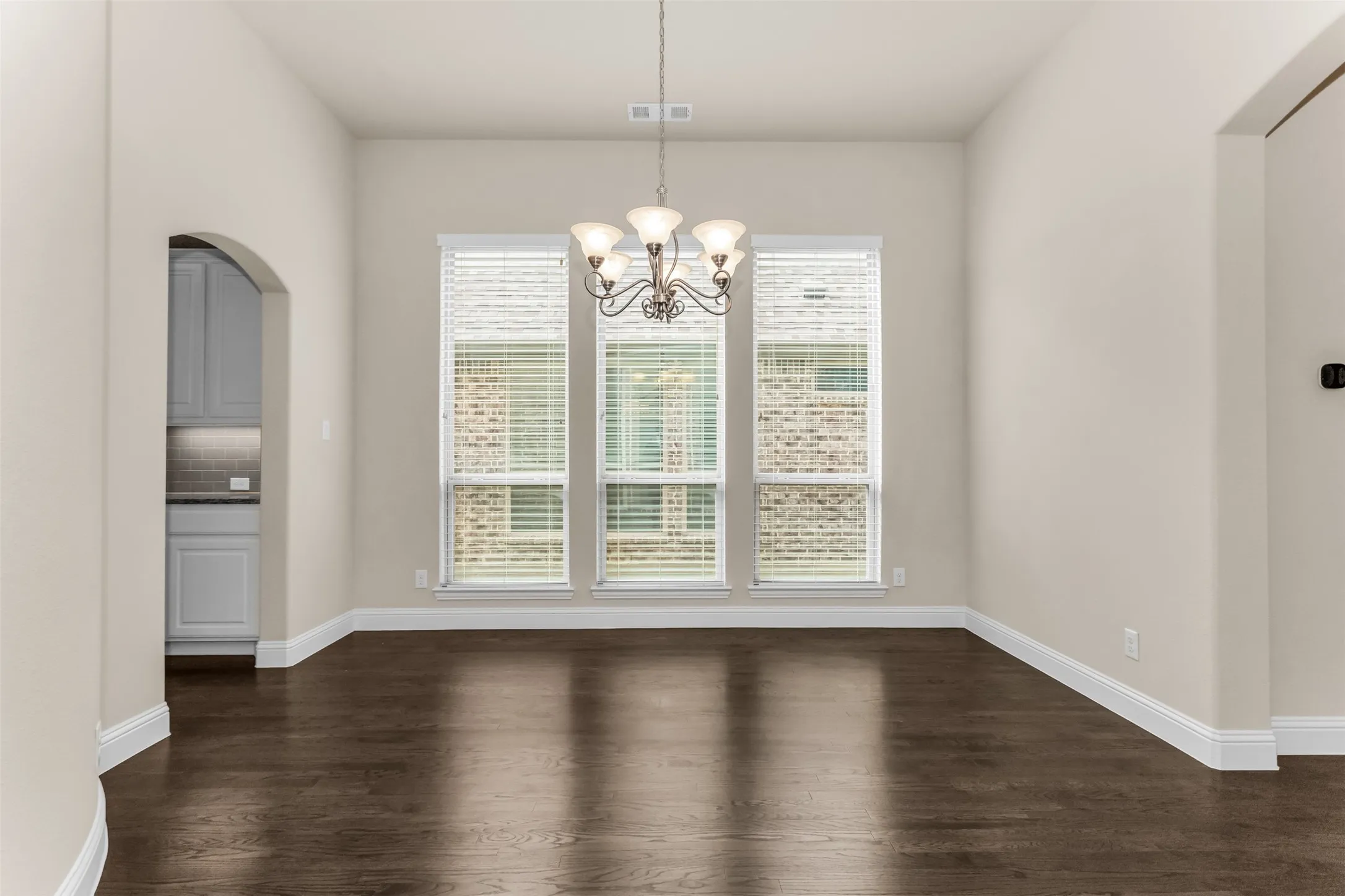 Single Family Residence For Sale in Collin County , 4505 Avenida Lane, Mc Kinney, Texas 75070, 4 Bedroom, 4 Bathroom, 2 Garage spaces, 3,423 Sqft, built in 2015, mls#21408984, Real Estate Agent in Mc Kinney, Homes For Sale in Collin county, Homes For Sale in Mc Kinney, Realtor in Mc Kinney Texas, Real Estate Brokerage Independent Realty Texas, Luminita Cordes Realtor