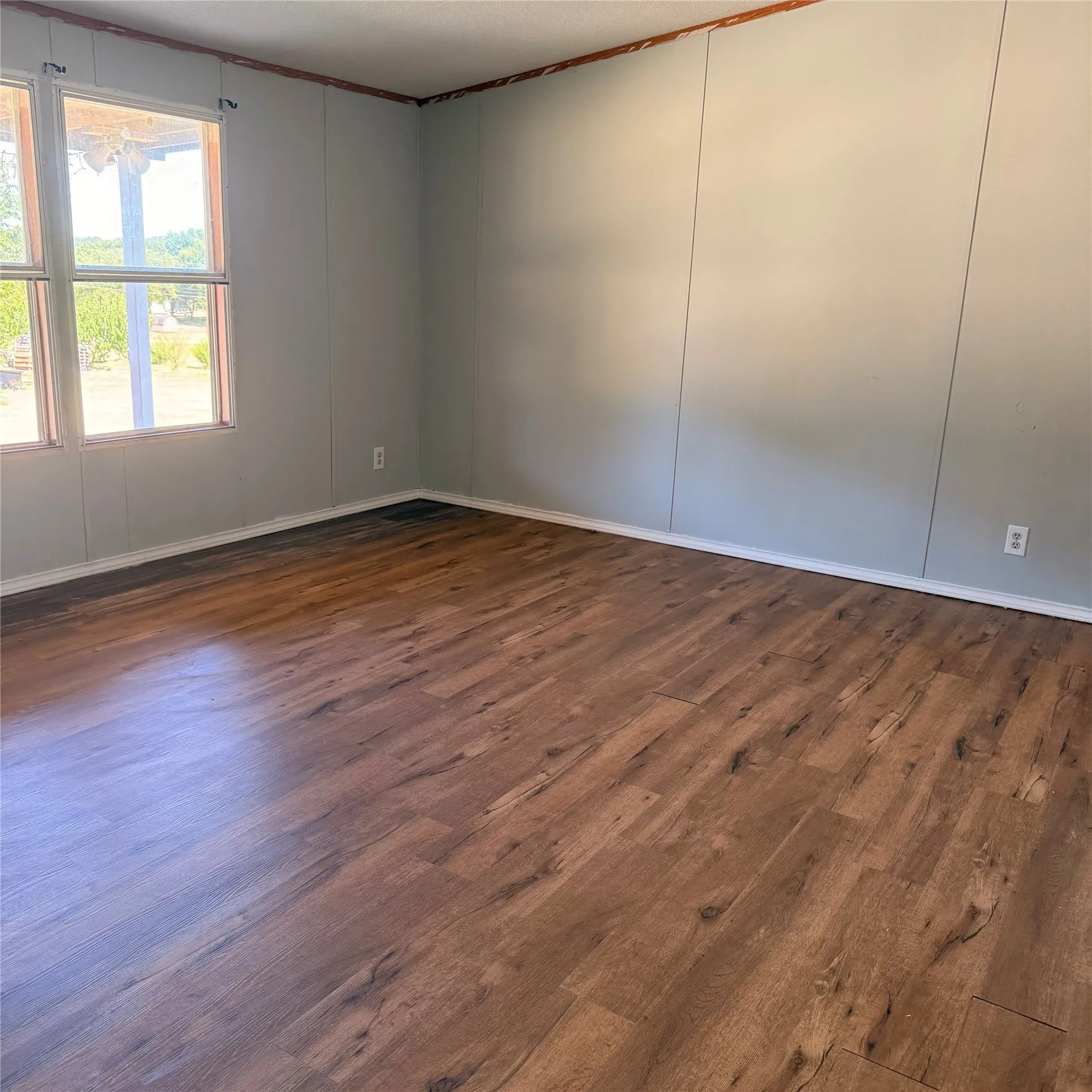 Mobile Home For Rent in Johnson County , 2012 Tepar Lane, Cleburne, Texas 76031, 3 Bedroom, 2 Bathroom, Garage spaces, 1,344 Sqft, built in 2004, mls#21411334, Real Estate Agent in Cleburne, Homes For Rent in Johnson county, Homes For Rent in Cleburne, Realtor in Cleburne Texas, Real Estate Brokerage Independent Realty Texas, Luminita Cordes Realtor