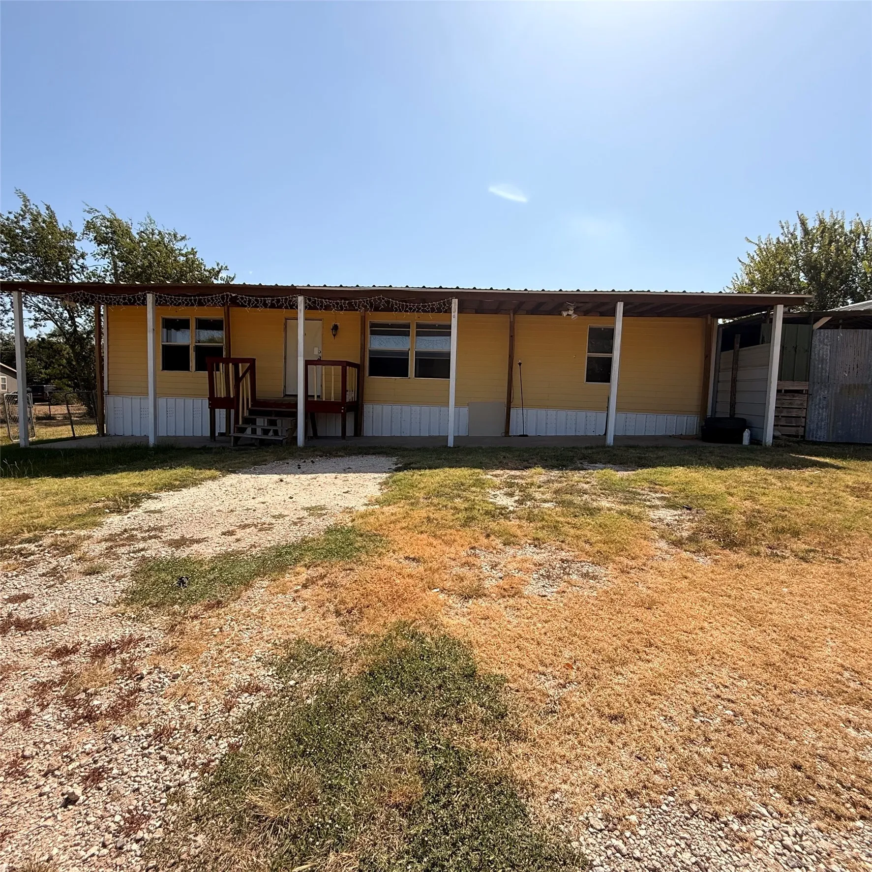 Mobile Home For Rent in Johnson County , 2012 Tepar Lane, Cleburne, Texas 76031, 3 Bedroom, 2 Bathroom, Garage spaces, 1,344 Sqft, built in 2004, mls#21411334, Real Estate Agent in Cleburne, Homes For Rent in Johnson county, Homes For Rent in Cleburne, Realtor in Cleburne Texas, Real Estate Brokerage Independent Realty Texas, Luminita Cordes Realtor