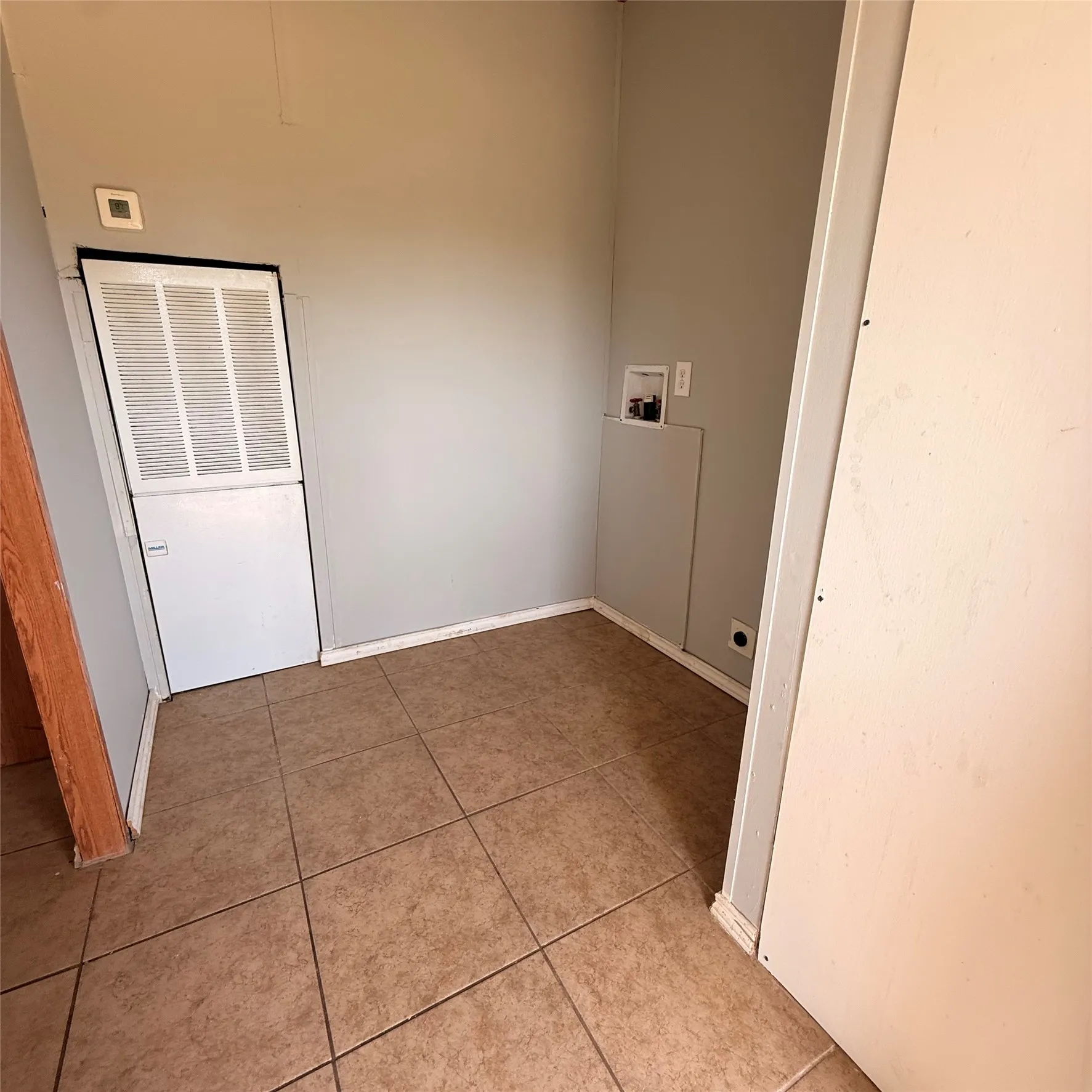 Mobile Home For Rent in Johnson County , 2012 Tepar Lane, Cleburne, Texas 76031, 3 Bedroom, 2 Bathroom, Garage spaces, 1,344 Sqft, built in 2004, mls#21411334, Real Estate Agent in Cleburne, Homes For Rent in Johnson county, Homes For Rent in Cleburne, Realtor in Cleburne Texas, Real Estate Brokerage Independent Realty Texas, Luminita Cordes Realtor