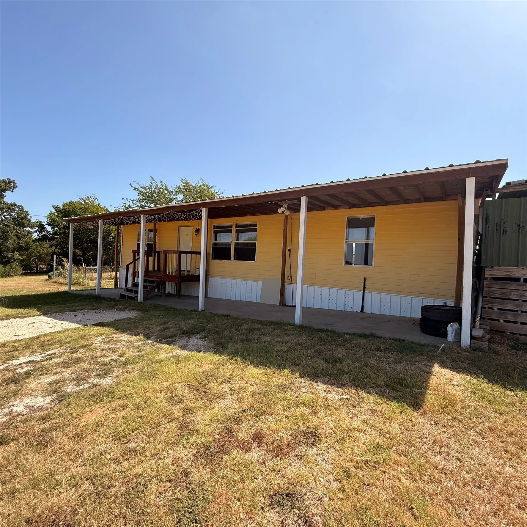 Mobile Home For Rent in Johnson County , 2012 Tepar Lane, Cleburne, Texas 76031, 3 Bedroom, 2 Bathroom, Garage spaces, 1,344 Sqft, built in 2004, mls#21411334, Real Estate Agent in Cleburne, Homes For Rent in Johnson county, Homes For Rent in Cleburne, Realtor in Cleburne Texas, Real Estate Brokerage Independent Realty Texas, Luminita Cordes Realtor