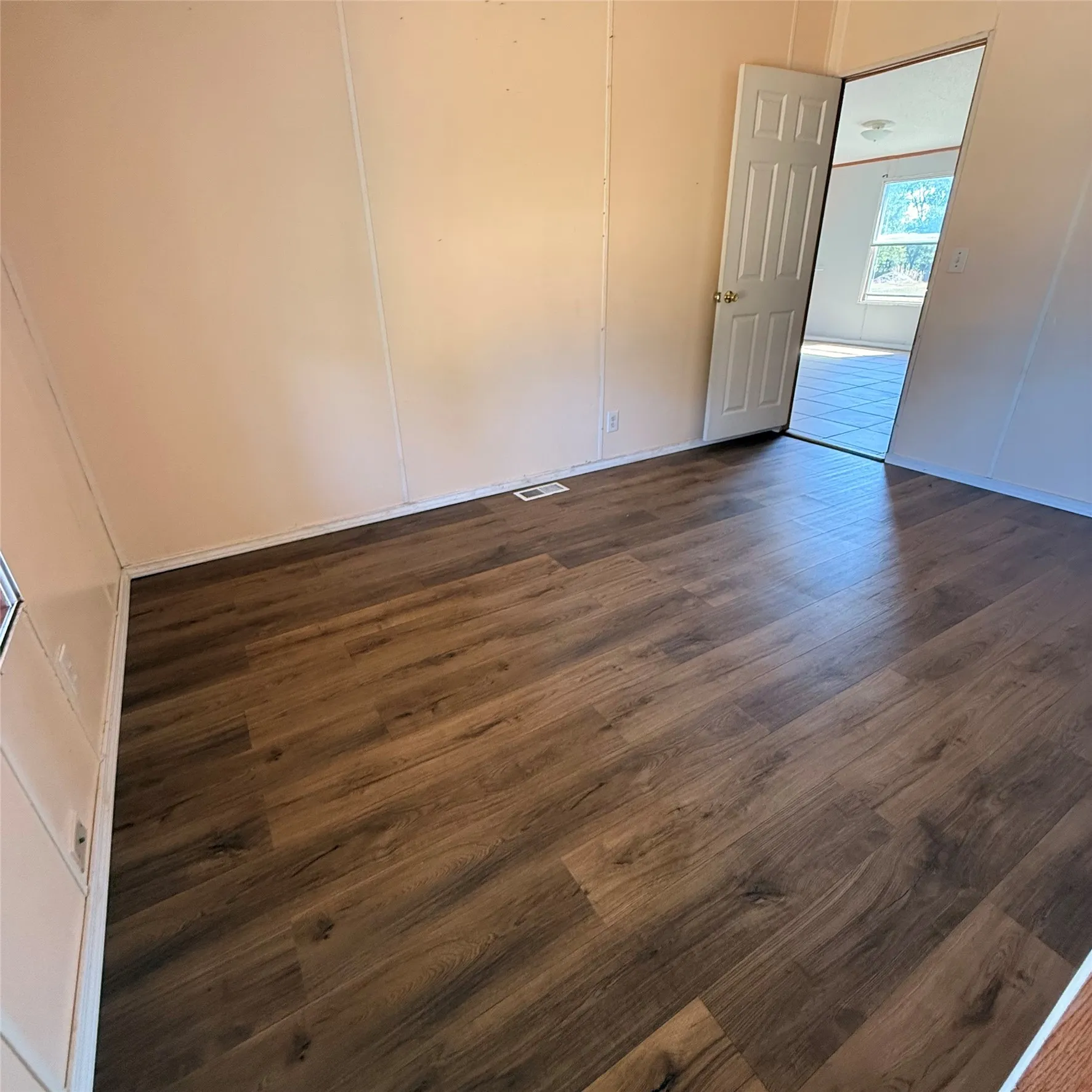Mobile Home For Rent in Johnson County , 2012 Tepar Lane, Cleburne, Texas 76031, 3 Bedroom, 2 Bathroom, Garage spaces, 1,344 Sqft, built in 2004, mls#21411334, Real Estate Agent in Cleburne, Homes For Rent in Johnson county, Homes For Rent in Cleburne, Realtor in Cleburne Texas, Real Estate Brokerage Independent Realty Texas, Luminita Cordes Realtor