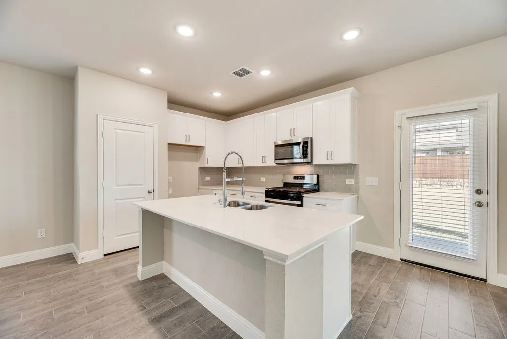 Single Family Residence For Rent in Kaufman County , 1537 Vermillion Street, Forney, Texas 75126, 4 Bedroom, 3 Bathroom, 2 Garage spaces, 2,035 Sqft, built in 2024, mls#21413108, Real Estate Agent in Forney, Homes For Rent in Kaufman county, Homes For Rent in Forney, Realtor in Forney Texas, Real Estate Brokerage Independent Realty Texas, Luminita Cordes Realtor