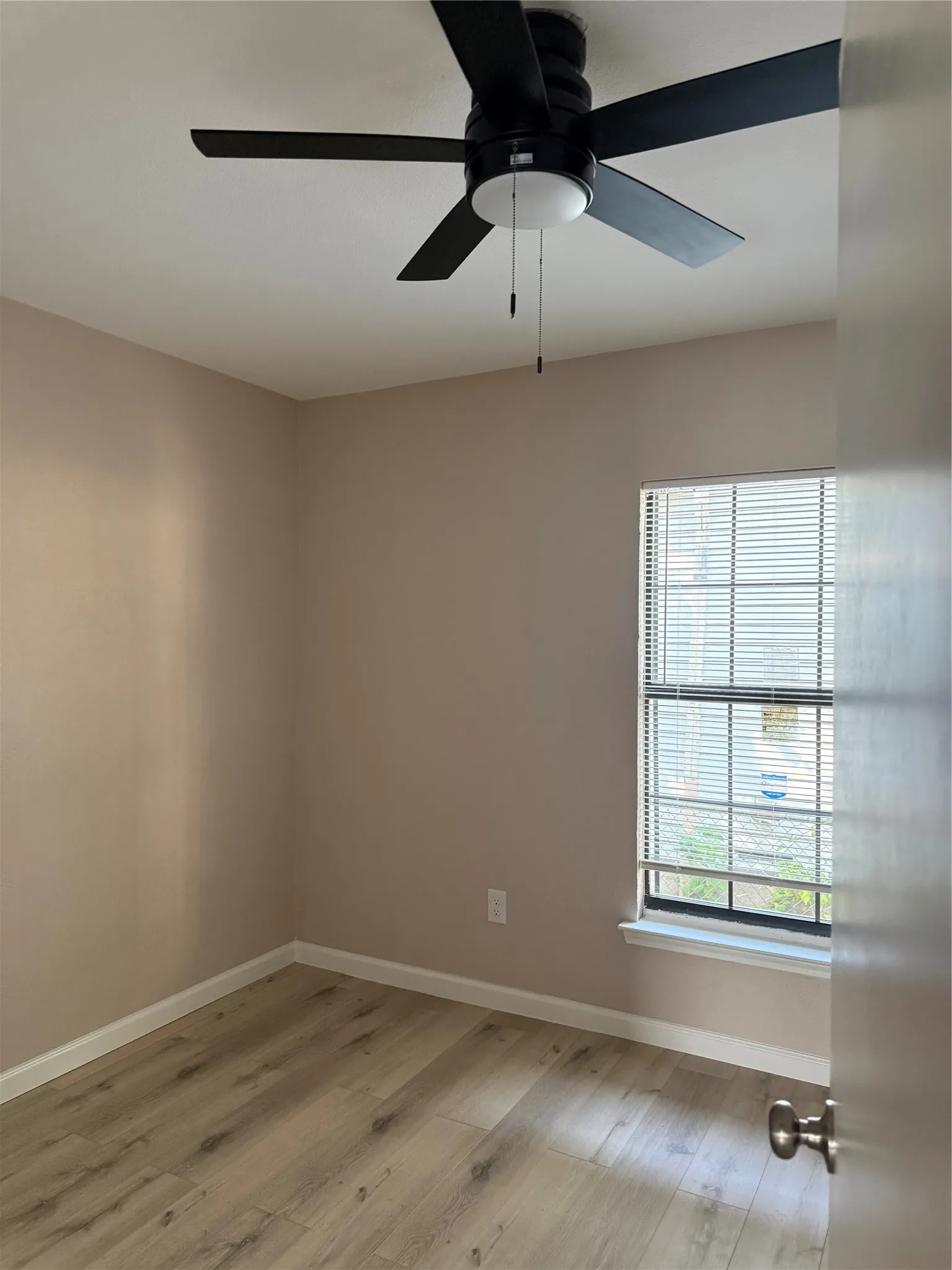 Single Family Residence For Rent in Dallas County , 1207 Tarpley Avenue, Dallas, Texas 75211, 3 Bedroom, 2 Bathroom, Garage spaces, 1,388 Sqft, built in 1948, mls#21411185, Real Estate Agent in Dallas, Homes For Rent in Dallas county, Homes For Rent in Dallas, Realtor in Dallas Texas, Real Estate Brokerage Independent Realty Texas, Luminita Cordes Realtor