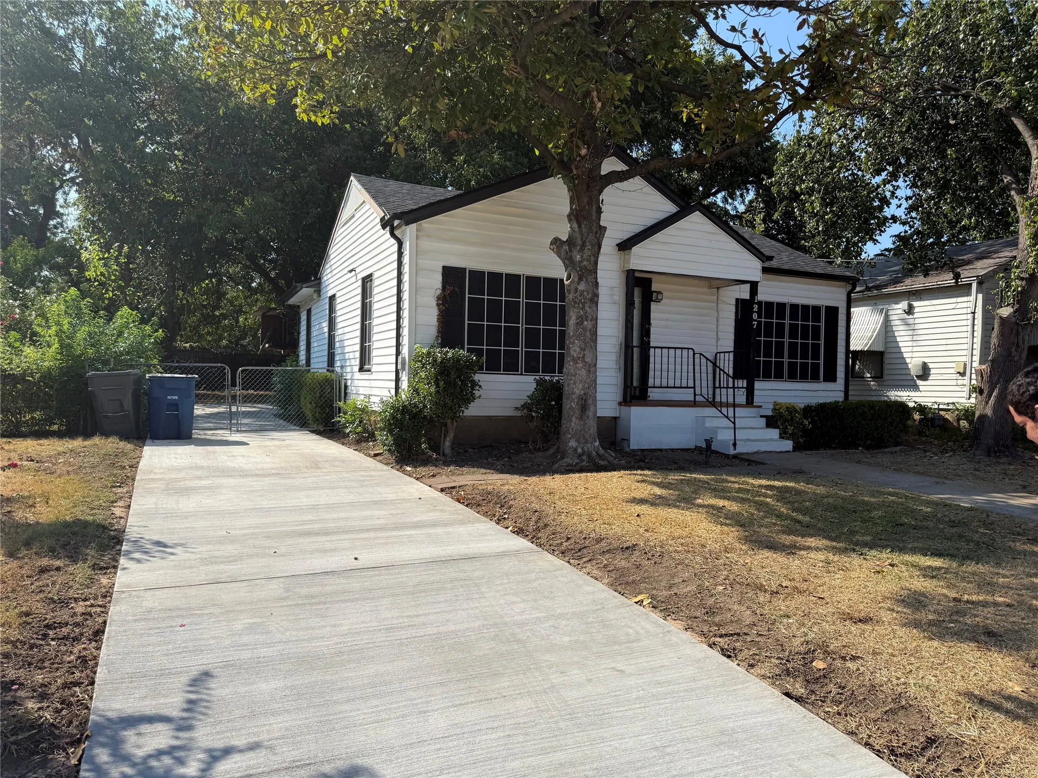 Single Family Residence For Rent
