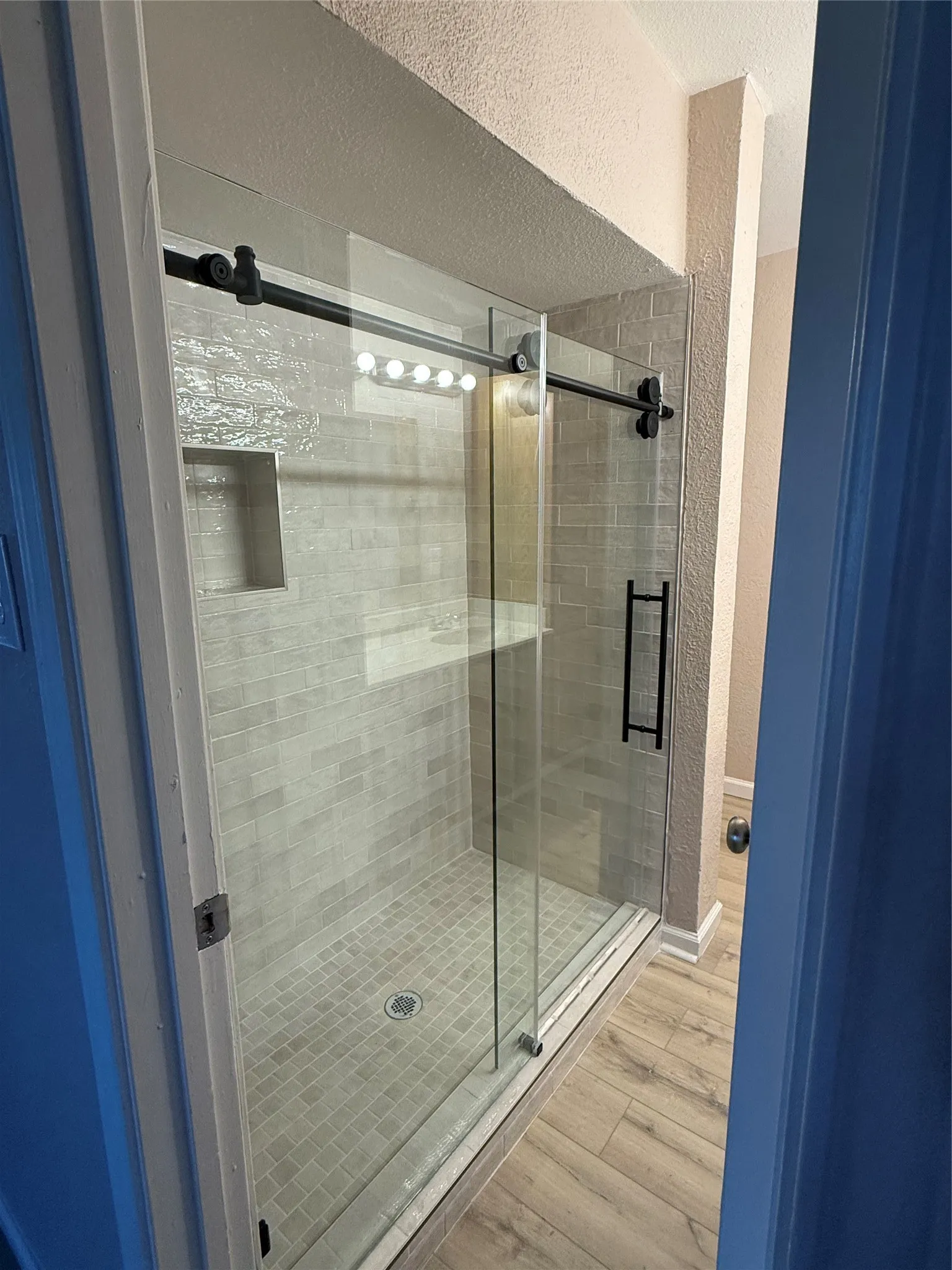 Single Family Residence For Rent in Dallas County , 1207 Tarpley Avenue, Dallas, Texas 75211, 3 Bedroom, 2 Bathroom, Garage spaces, 1,388 Sqft, built in 1948, mls#21411185, Real Estate Agent in Dallas, Homes For Rent in Dallas county, Homes For Rent in Dallas, Realtor in Dallas Texas, Real Estate Brokerage Independent Realty Texas, Luminita Cordes Realtor