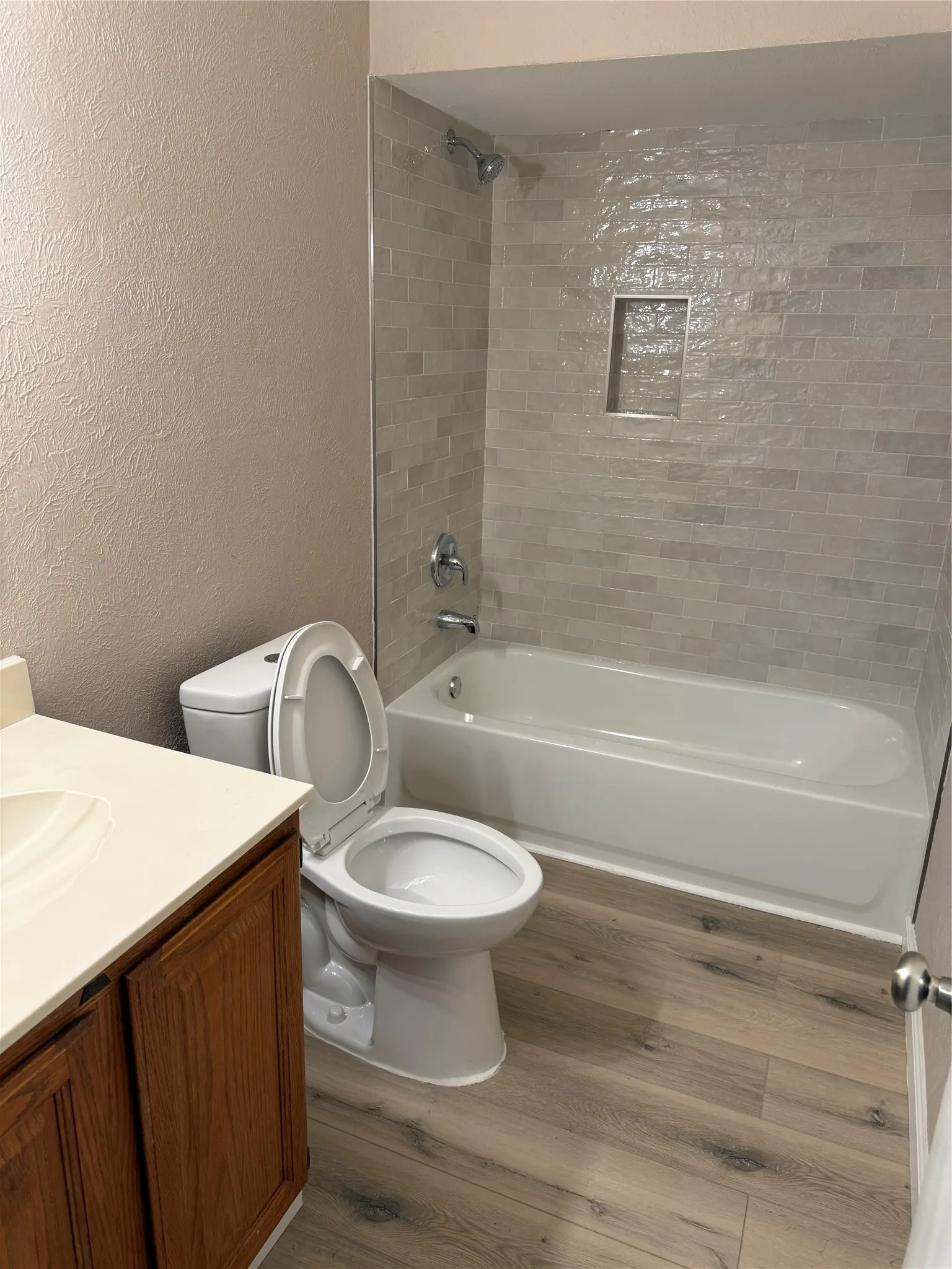 Single Family Residence For Rent in Dallas County , 1207 Tarpley Avenue, Dallas, Texas 75211, 3 Bedroom, 2 Bathroom, Garage spaces, 1,388 Sqft, built in 1948, mls#21411185, Real Estate Agent in Dallas, Homes For Rent in Dallas county, Homes For Rent in Dallas, Realtor in Dallas Texas, Real Estate Brokerage Independent Realty Texas, Luminita Cordes Realtor