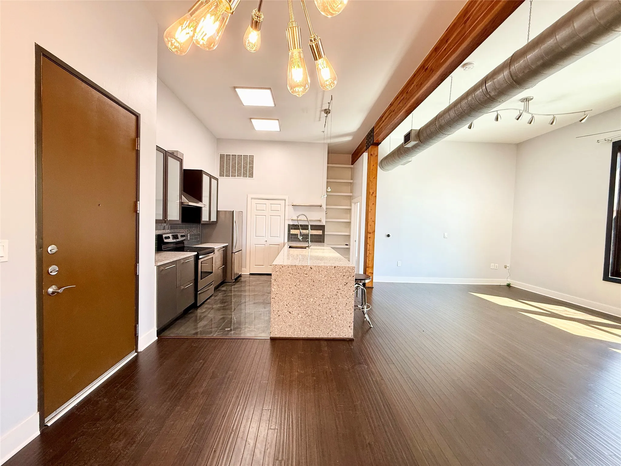 Condominium For Rent in Dallas County , 2502 Live Oak Street 128, Dallas, Texas 75204, 1 Bedroom, 1 Bathroom, 1 Garage spaces, 1,027 Sqft, built in 1998, mls#21413114, Real Estate Agent in Dallas, Homes For Rent in Dallas county, Homes For Rent in Dallas, Realtor in Dallas Texas, Real Estate Brokerage Independent Realty Texas, Luminita Cordes Realtor