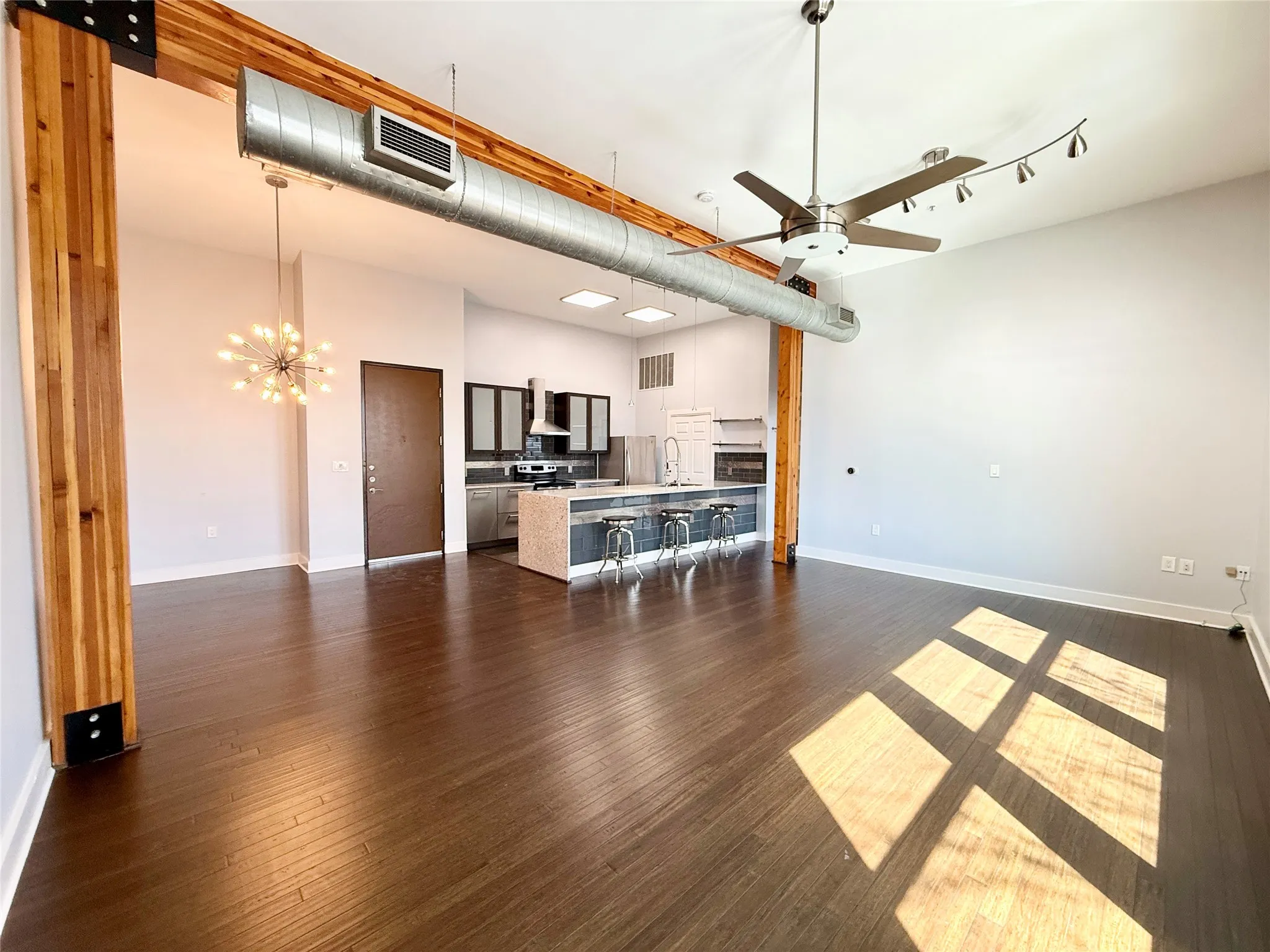 Condominium For Rent in Dallas County , 2502 Live Oak Street 128, Dallas, Texas 75204, 1 Bedroom, 1 Bathroom, 1 Garage spaces, 1,027 Sqft, built in 1998, mls#21413114, Real Estate Agent in Dallas, Homes For Rent in Dallas county, Homes For Rent in Dallas, Realtor in Dallas Texas, Real Estate Brokerage Independent Realty Texas, Luminita Cordes Realtor