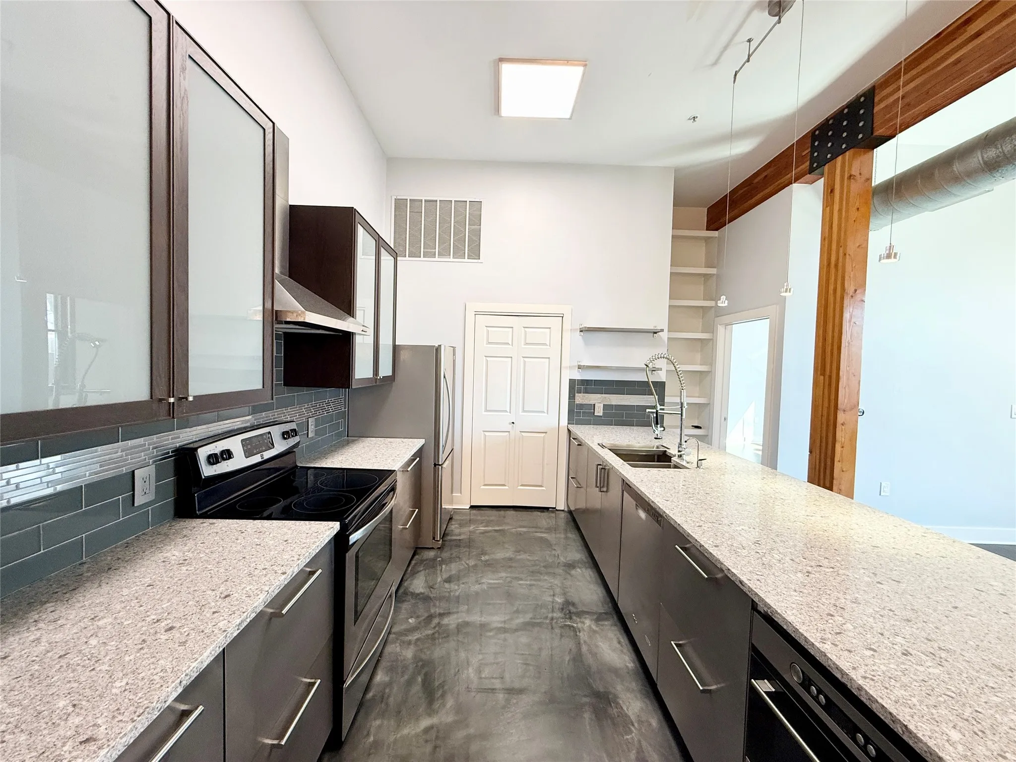 Condominium For Rent in Dallas County , 2502 Live Oak Street 128, Dallas, Texas 75204, 1 Bedroom, 1 Bathroom, 1 Garage spaces, 1,027 Sqft, built in 1998, mls#21413114, Real Estate Agent in Dallas, Homes For Rent in Dallas county, Homes For Rent in Dallas, Realtor in Dallas Texas, Real Estate Brokerage Independent Realty Texas, Luminita Cordes Realtor