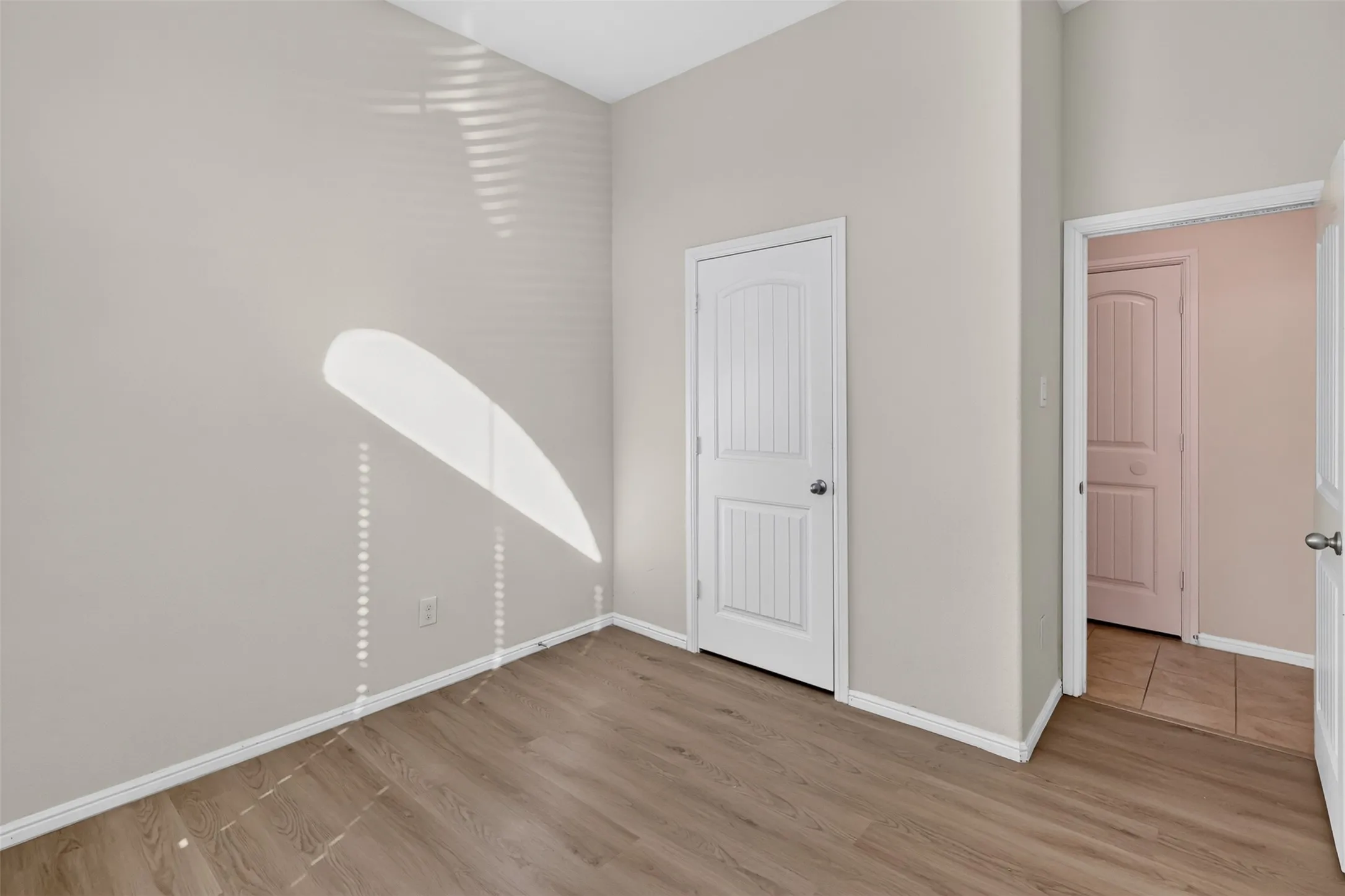 Single Family Residence For Rent in Tarrant County , 725 Gin Lake Trail, Fort Worth, Texas 76120, 4 Bedroom, 2 Bathroom, 2 Garage spaces, 1,802 Sqft, built in 2018, mls#21413119, Real Estate Agent in Fort Worth, Homes For Rent in Tarrant county, Homes For Rent in Fort Worth, Realtor in Fort Worth Texas, Real Estate Brokerage Independent Realty Texas, Luminita Cordes Realtor