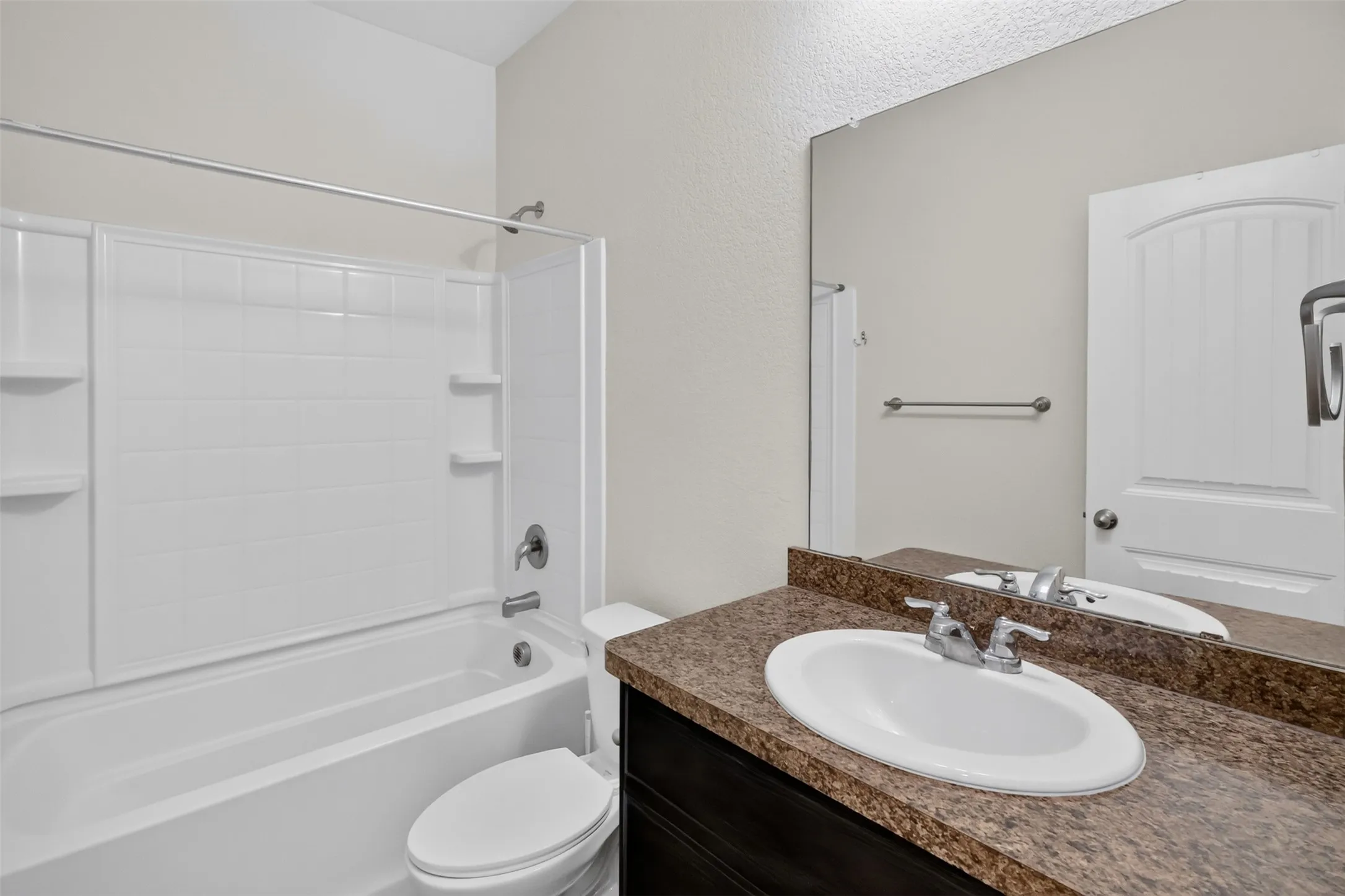 Single Family Residence For Rent in Tarrant County , 725 Gin Lake Trail, Fort Worth, Texas 76120, 4 Bedroom, 2 Bathroom, 2 Garage spaces, 1,802 Sqft, built in 2018, mls#21413119, Real Estate Agent in Fort Worth, Homes For Rent in Tarrant county, Homes For Rent in Fort Worth, Realtor in Fort Worth Texas, Real Estate Brokerage Independent Realty Texas, Luminita Cordes Realtor