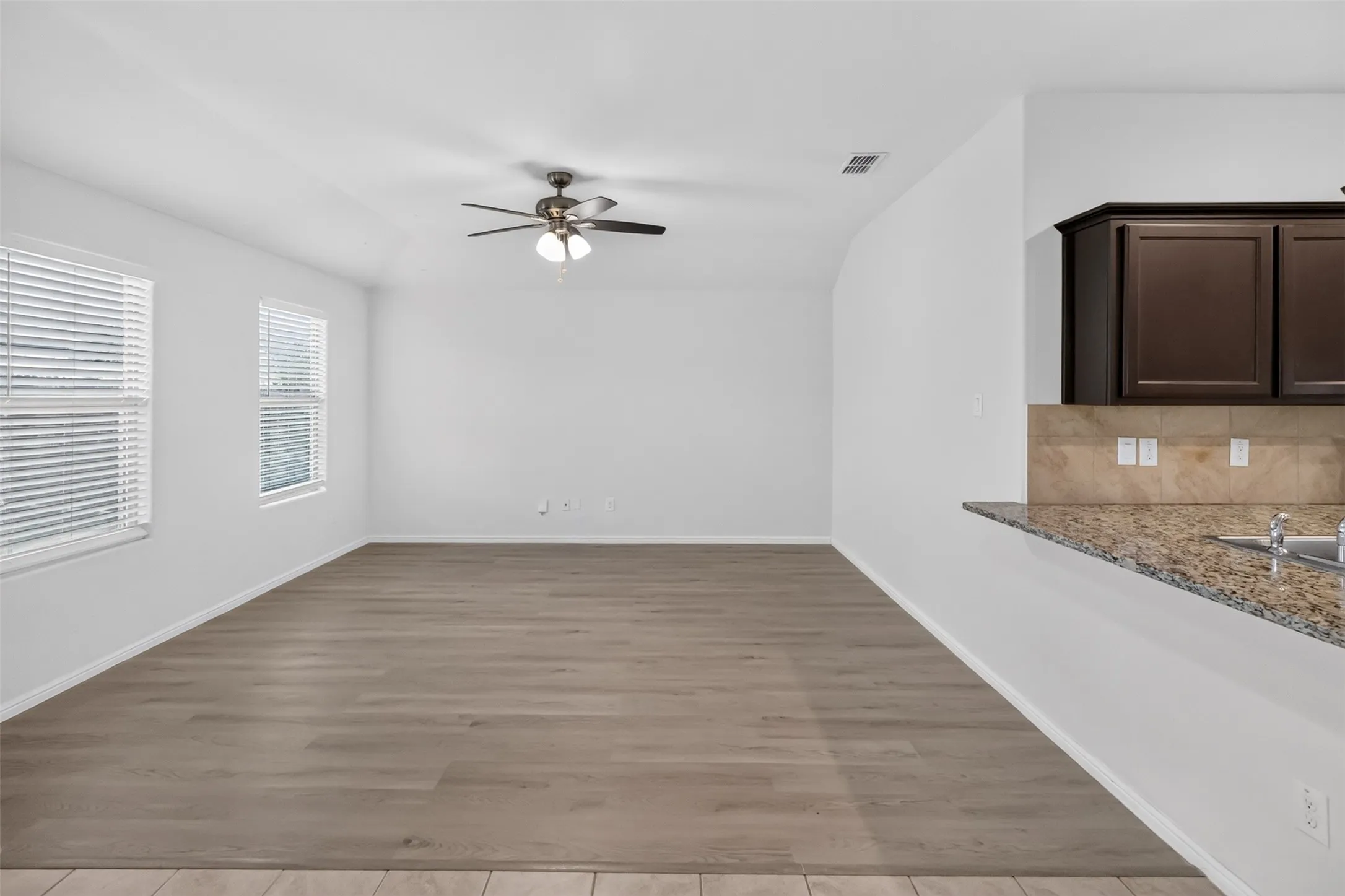 Single Family Residence For Rent in Tarrant County , 725 Gin Lake Trail, Fort Worth, Texas 76120, 4 Bedroom, 2 Bathroom, 2 Garage spaces, 1,802 Sqft, built in 2018, mls#21413119, Real Estate Agent in Fort Worth, Homes For Rent in Tarrant county, Homes For Rent in Fort Worth, Realtor in Fort Worth Texas, Real Estate Brokerage Independent Realty Texas, Luminita Cordes Realtor