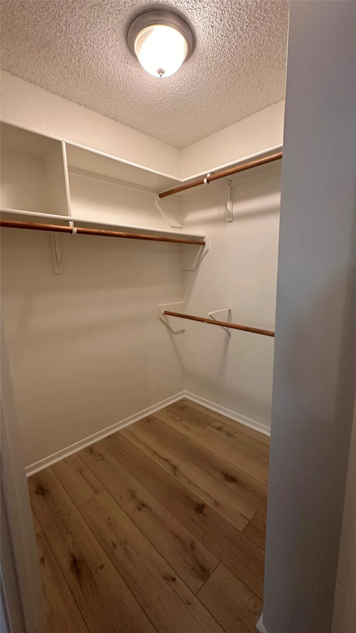Single Family Residence For Rent in Tarrant County , 313 Sunnyview Drive, Mansfield, Texas 76063, 3 Bedroom, 2 Bathroom, 2 Garage spaces, 1,308 Sqft, built in 1984, mls#21409874, Real Estate Agent in Mansfield, Homes For Rent in Tarrant county, Homes For Rent in Mansfield, Realtor in Mansfield Texas, Real Estate Brokerage Independent Realty Texas, Luminita Cordes Realtor