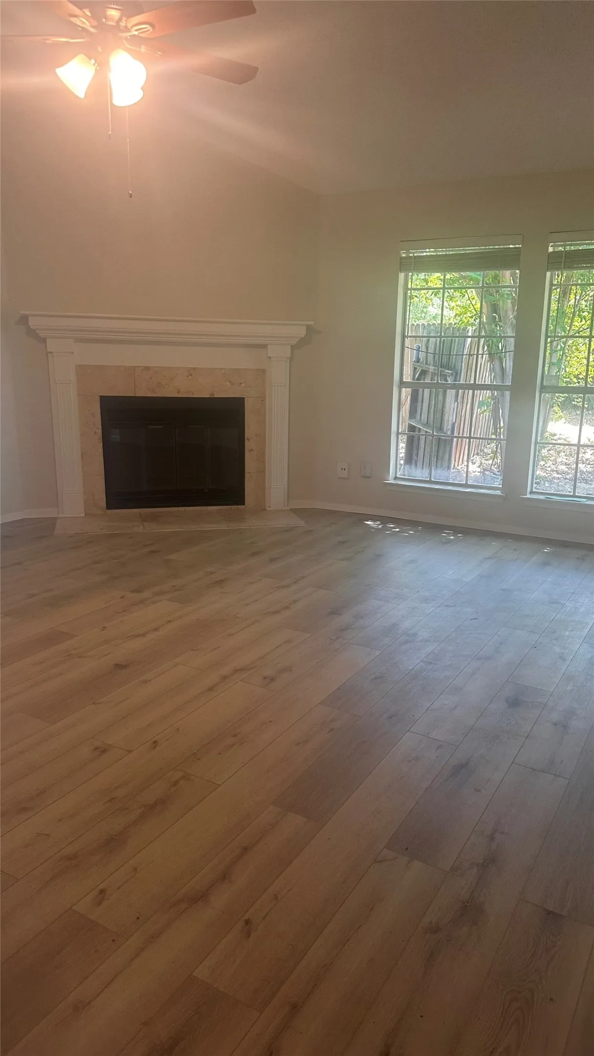 Single Family Residence For Rent in Tarrant County , 313 Sunnyview Drive, Mansfield, Texas 76063, 3 Bedroom, 2 Bathroom, 2 Garage spaces, 1,308 Sqft, built in 1984, mls#21409874, Real Estate Agent in Mansfield, Homes For Rent in Tarrant county, Homes For Rent in Mansfield, Realtor in Mansfield Texas, Real Estate Brokerage Independent Realty Texas, Luminita Cordes Realtor