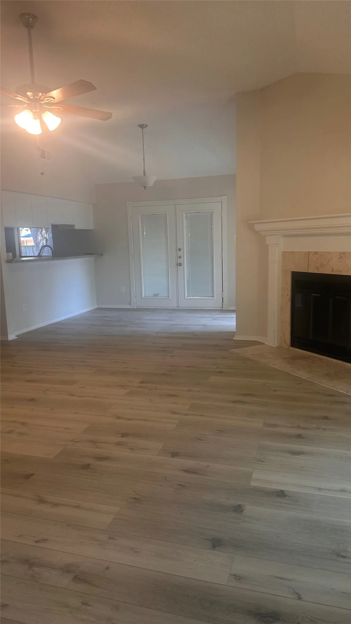 Single Family Residence For Rent in Tarrant County , 313 Sunnyview Drive, Mansfield, Texas 76063, 3 Bedroom, 2 Bathroom, 2 Garage spaces, 1,308 Sqft, built in 1984, mls#21409874, Real Estate Agent in Mansfield, Homes For Rent in Tarrant county, Homes For Rent in Mansfield, Realtor in Mansfield Texas, Real Estate Brokerage Independent Realty Texas, Luminita Cordes Realtor