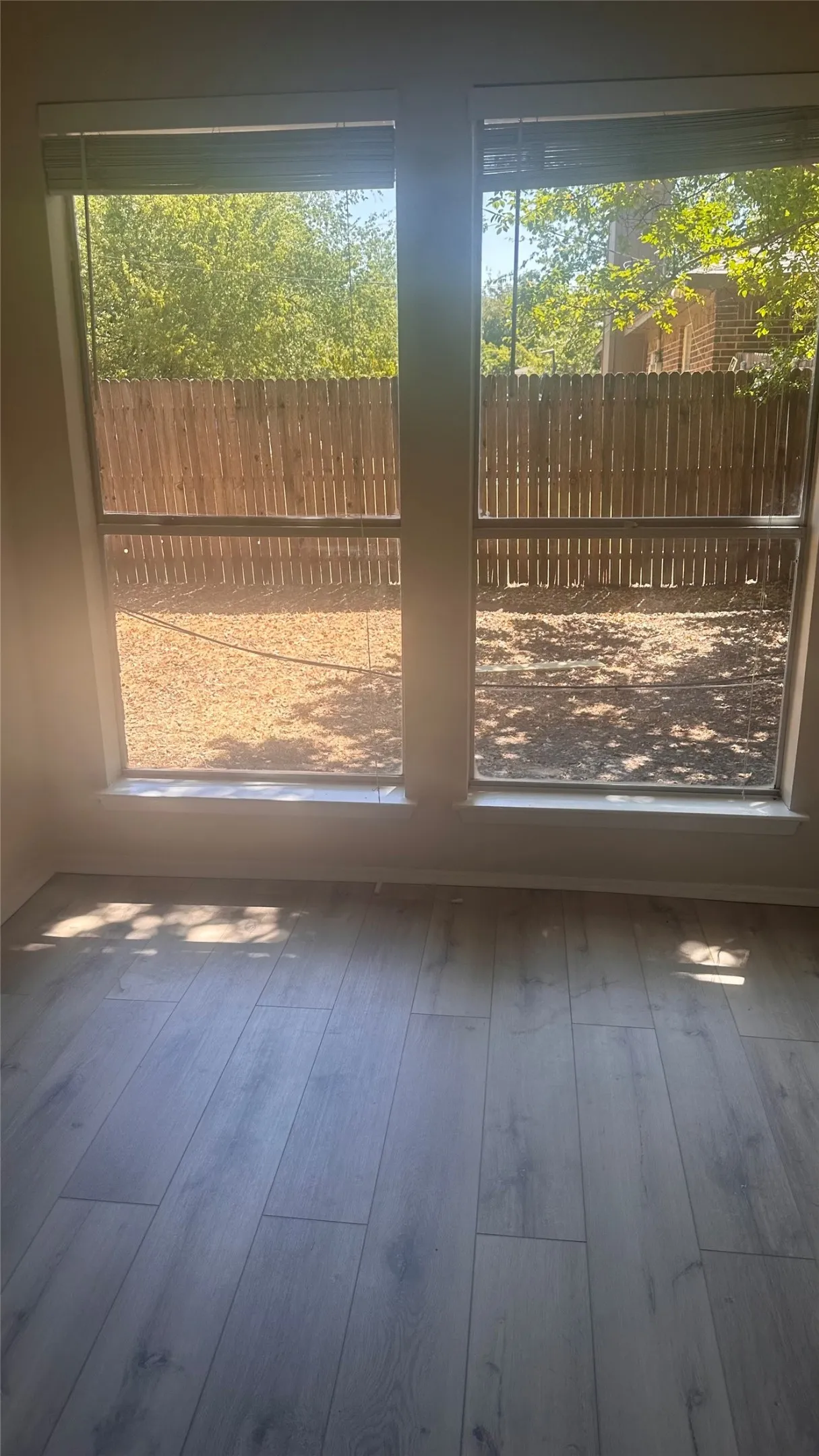 Single Family Residence For Rent in Tarrant County , 313 Sunnyview Drive, Mansfield, Texas 76063, 3 Bedroom, 2 Bathroom, 2 Garage spaces, 1,308 Sqft, built in 1984, mls#21409874, Real Estate Agent in Mansfield, Homes For Rent in Tarrant county, Homes For Rent in Mansfield, Realtor in Mansfield Texas, Real Estate Brokerage Independent Realty Texas, Luminita Cordes Realtor