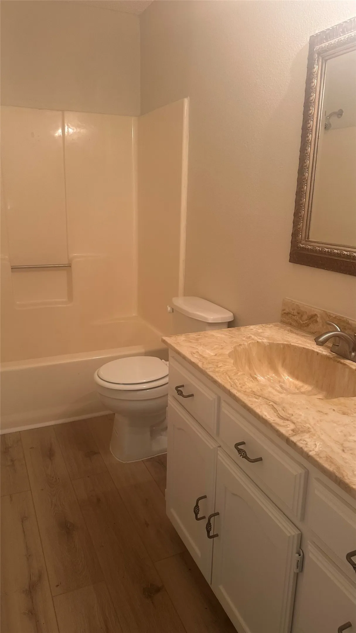 Single Family Residence For Rent in Tarrant County , 313 Sunnyview Drive, Mansfield, Texas 76063, 3 Bedroom, 2 Bathroom, 2 Garage spaces, 1,308 Sqft, built in 1984, mls#21409874, Real Estate Agent in Mansfield, Homes For Rent in Tarrant county, Homes For Rent in Mansfield, Realtor in Mansfield Texas, Real Estate Brokerage Independent Realty Texas, Luminita Cordes Realtor