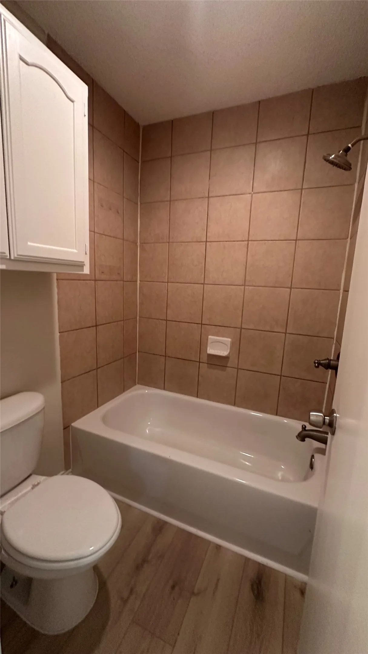 Single Family Residence For Rent in Tarrant County , 313 Sunnyview Drive, Mansfield, Texas 76063, 3 Bedroom, 2 Bathroom, 2 Garage spaces, 1,308 Sqft, built in 1984, mls#21409874, Real Estate Agent in Mansfield, Homes For Rent in Tarrant county, Homes For Rent in Mansfield, Realtor in Mansfield Texas, Real Estate Brokerage Independent Realty Texas, Luminita Cordes Realtor