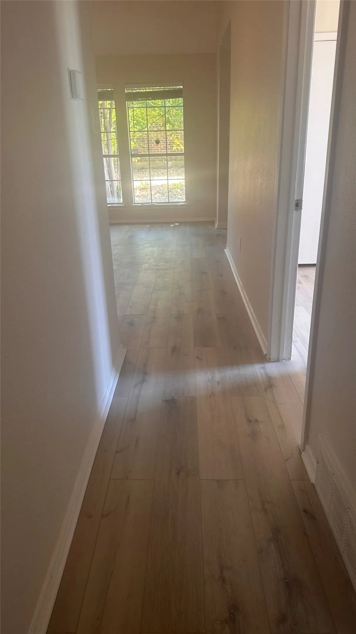 Single Family Residence For Rent in Tarrant County , 313 Sunnyview Drive, Mansfield, Texas 76063, 3 Bedroom, 2 Bathroom, 2 Garage spaces, 1,308 Sqft, built in 1984, mls#21409874, Real Estate Agent in Mansfield, Homes For Rent in Tarrant county, Homes For Rent in Mansfield, Realtor in Mansfield Texas, Real Estate Brokerage Independent Realty Texas, Luminita Cordes Realtor