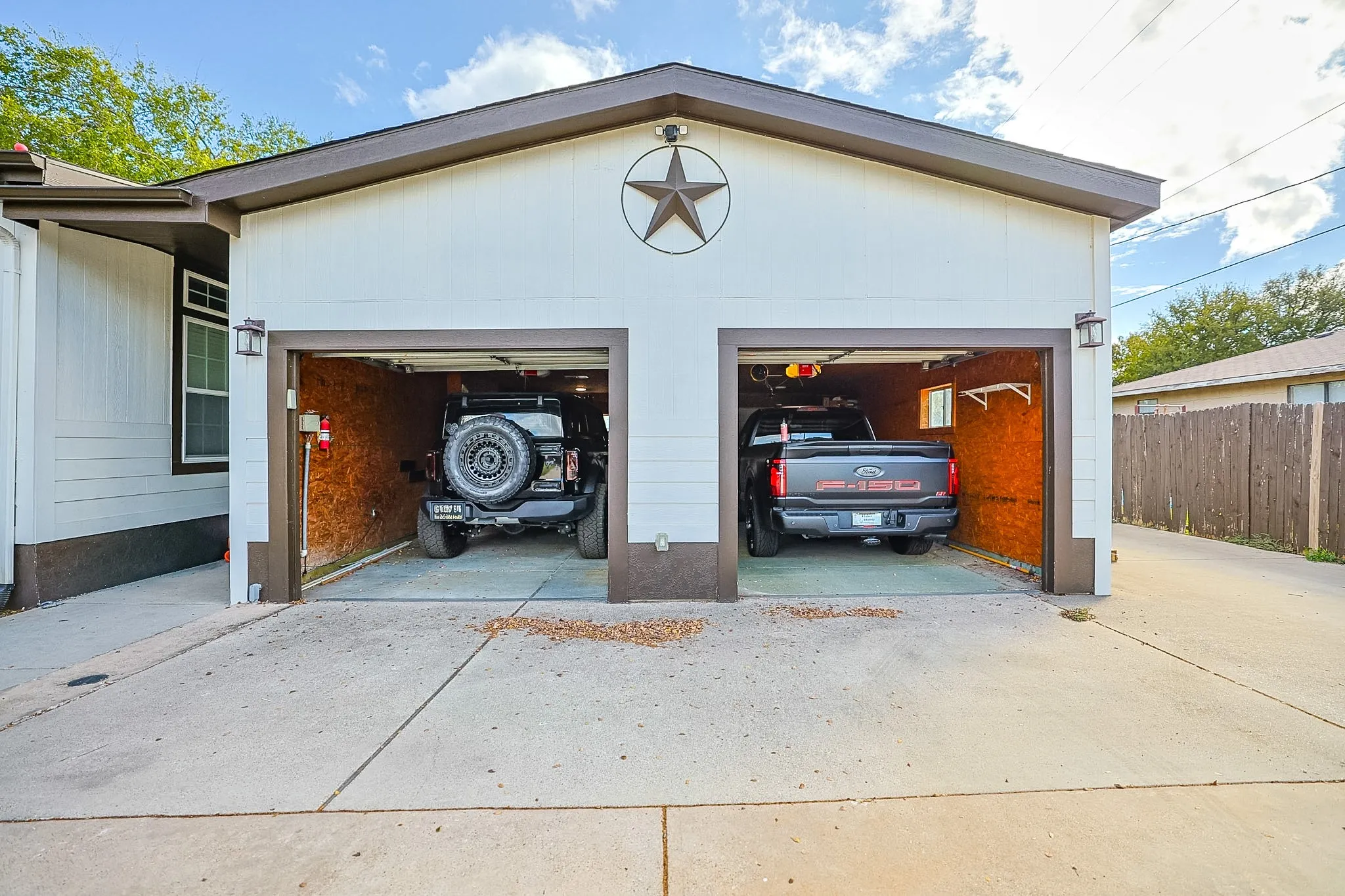 Single Family Residence For Sale in Parker County , 1200 Rising Sun Road, Aledo, Texas 76008, 5 Bedroom, 3 Bathroom, 5 Garage spaces, 2,640 Sqft, built in 2022, mls#21410408, Real Estate Agent in Aledo, Homes For Sale in Parker county, Homes For Sale in Aledo, Realtor in Aledo Texas, Real Estate Brokerage Independent Realty Texas, Luminita Cordes Realtor