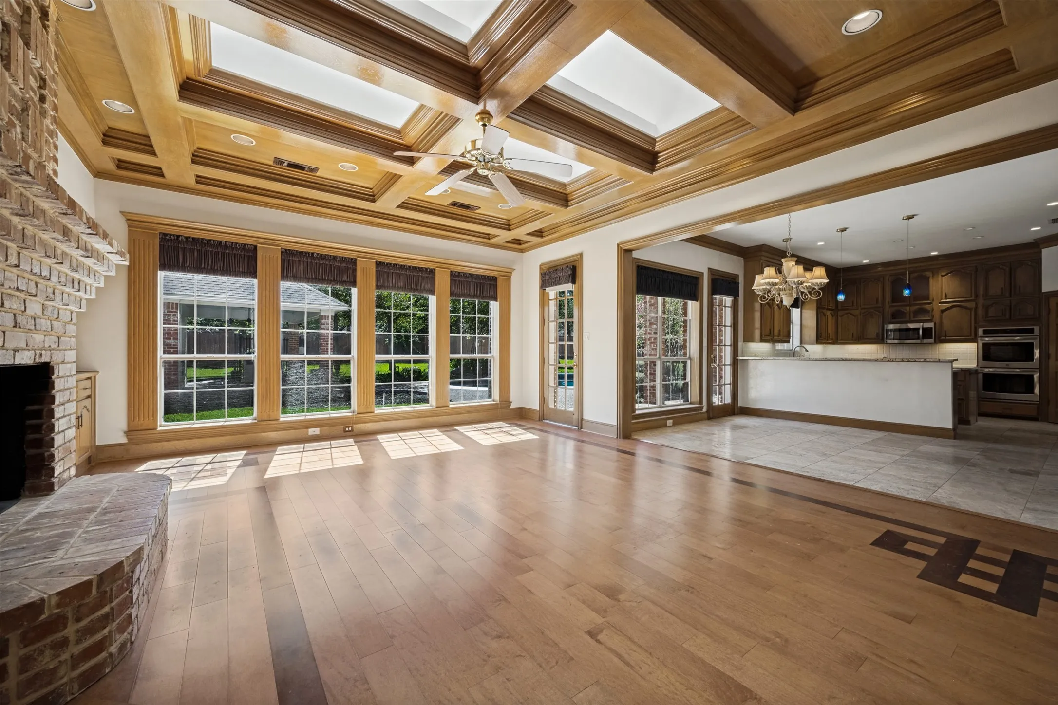 Single Family Residence For Sale in Denton County , 105 Meadow View, Argyle, Texas 76226, 4 Bedroom, 5 Bathroom, 3 Garage spaces, 3,890 Sqft, built in 1989, mls#21412760, Real Estate Agent in Argyle, Homes For Sale in Denton county, Homes For Sale in Argyle, Realtor in Argyle Texas, Real Estate Brokerage Independent Realty Texas, Luminita Cordes Realtor