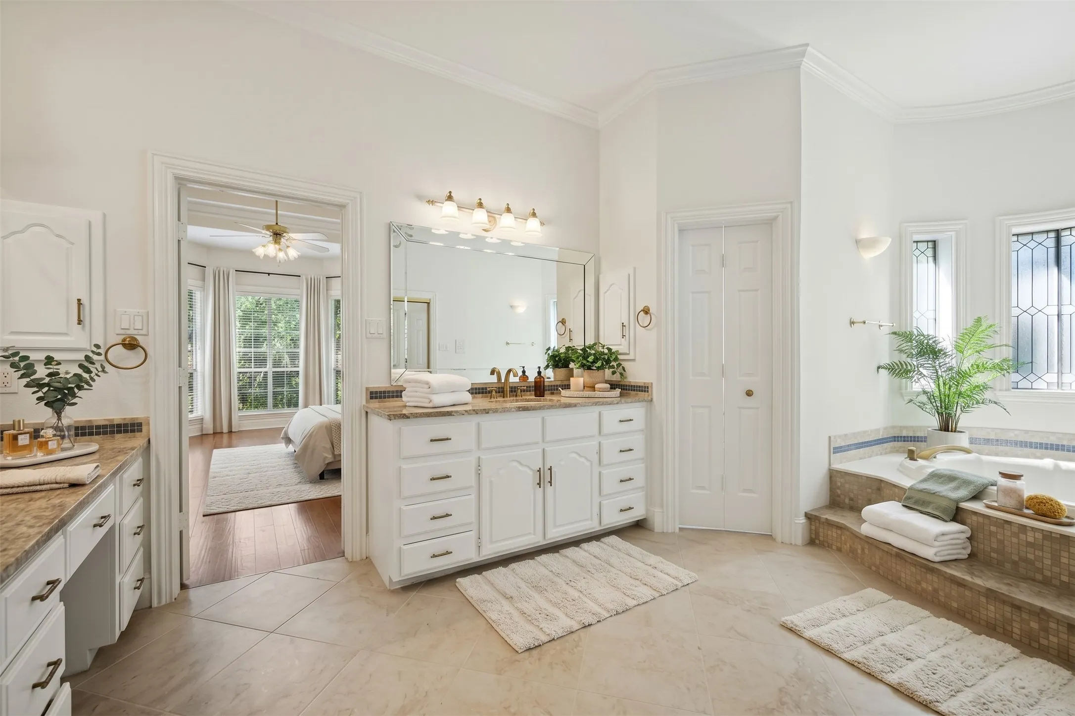 Virtually staged primary bath