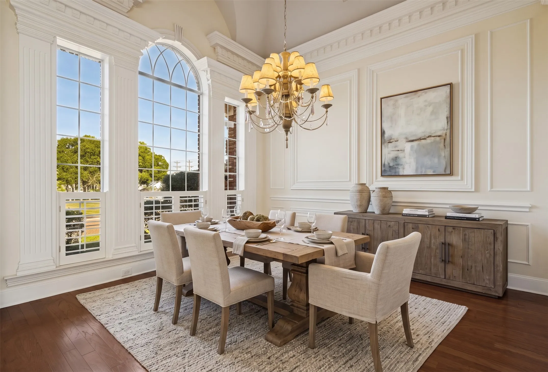 Virtually staged dining room