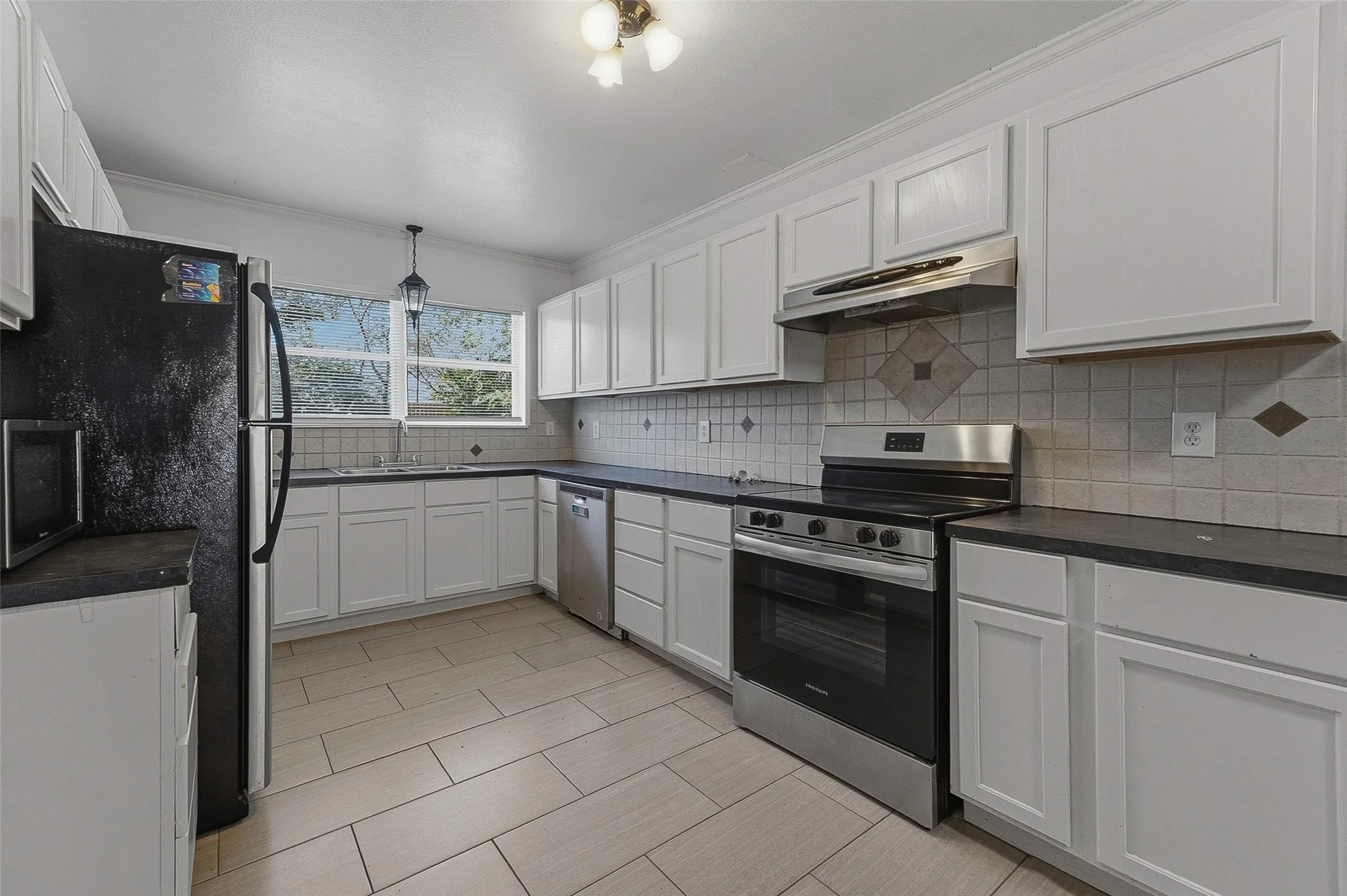 Single Family Residence For Sale in Tarrant County , 3554 Winston Road, Fort Worth, Texas 76109, 4 Bedroom, 2 Bathroom, Garage spaces, 1,687 Sqft, built in 1942, mls#21412123, Real Estate Agent in Fort Worth, Homes For Sale in Tarrant county, Homes For Sale in Fort Worth, Realtor in Fort Worth Texas, Real Estate Brokerage Independent Realty Texas, Luminita Cordes Realtor