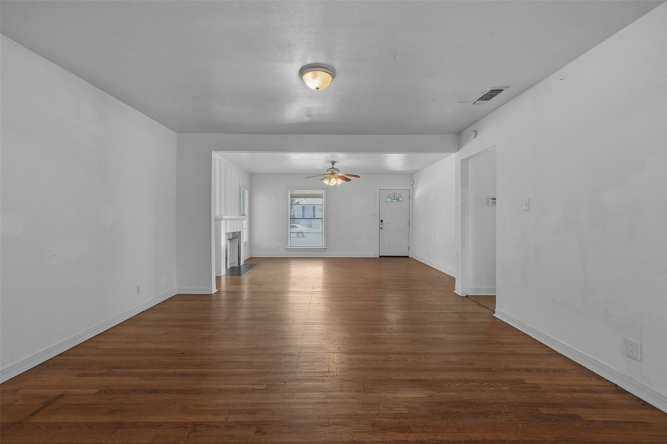 Single Family Residence For Sale in Tarrant County , 3554 Winston Road, Fort Worth, Texas 76109, 4 Bedroom, 2 Bathroom, Garage spaces, 1,687 Sqft, built in 1942, mls#21412123, Real Estate Agent in Fort Worth, Homes For Sale in Tarrant county, Homes For Sale in Fort Worth, Realtor in Fort Worth Texas, Real Estate Brokerage Independent Realty Texas, Luminita Cordes Realtor