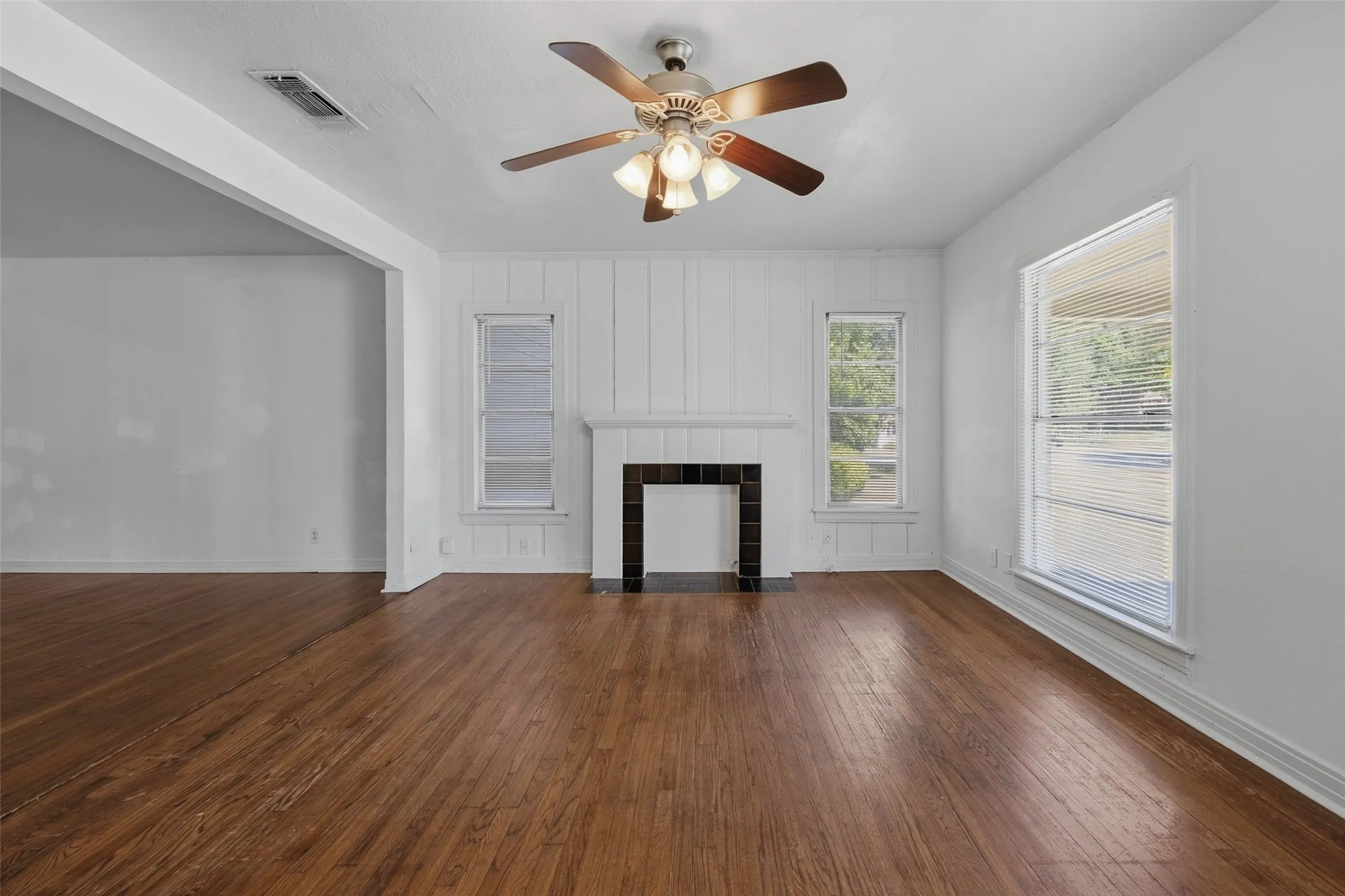Single Family Residence For Sale in Tarrant County , 3554 Winston Road, Fort Worth, Texas 76109, 4 Bedroom, 2 Bathroom, Garage spaces, 1,687 Sqft, built in 1942, mls#21412123, Real Estate Agent in Fort Worth, Homes For Sale in Tarrant county, Homes For Sale in Fort Worth, Realtor in Fort Worth Texas, Real Estate Brokerage Independent Realty Texas, Luminita Cordes Realtor