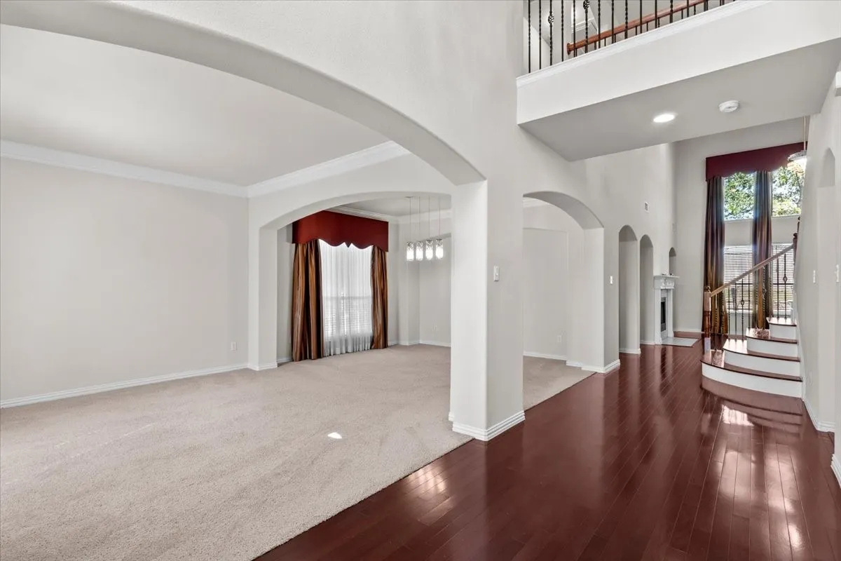 Single Family Residence For Sale in Dallas County , 1129 Northlake Drive, De Soto, Texas 75115, 5 Bedroom, 4 Bathroom, 3 Garage spaces, 4,674 Sqft, built in 2007, mls#21408562, Real Estate Agent in De Soto, Homes For Sale in Dallas county, Homes For Sale in De Soto, Realtor in De Soto Texas, Real Estate Brokerage Independent Realty Texas, Luminita Cordes Realtor