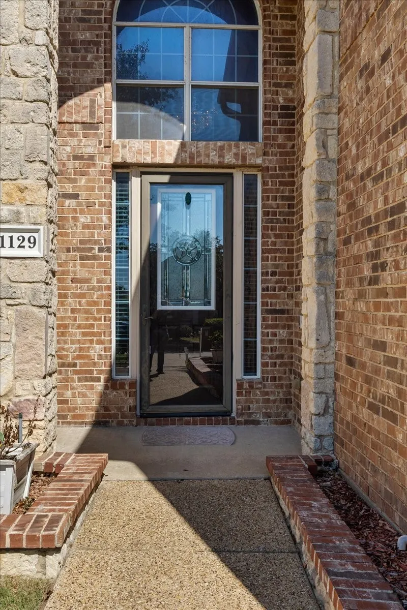 Single Family Residence For Sale in Dallas County , 1129 Northlake Drive, De Soto, Texas 75115, 5 Bedroom, 4 Bathroom, 3 Garage spaces, 4,674 Sqft, built in 2007, mls#21408562, Real Estate Agent in De Soto, Homes For Sale in Dallas county, Homes For Sale in De Soto, Realtor in De Soto Texas, Real Estate Brokerage Independent Realty Texas, Luminita Cordes Realtor
