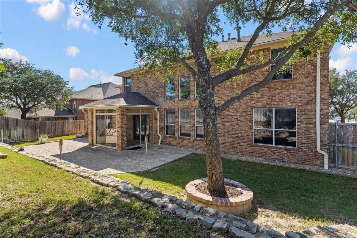 Single Family Residence For Sale in Dallas County , 1129 Northlake Drive, De Soto, Texas 75115, 5 Bedroom, 4 Bathroom, 3 Garage spaces, 4,674 Sqft, built in 2007, mls#21408562, Real Estate Agent in De Soto, Homes For Sale in Dallas county, Homes For Sale in De Soto, Realtor in De Soto Texas, Real Estate Brokerage Independent Realty Texas, Luminita Cordes Realtor