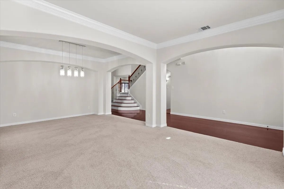 Single Family Residence For Sale in Dallas County , 1129 Northlake Drive, De Soto, Texas 75115, 5 Bedroom, 4 Bathroom, 3 Garage spaces, 4,674 Sqft, built in 2007, mls#21408562, Real Estate Agent in De Soto, Homes For Sale in Dallas county, Homes For Sale in De Soto, Realtor in De Soto Texas, Real Estate Brokerage Independent Realty Texas, Luminita Cordes Realtor