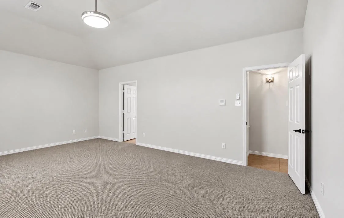 Single Family Residence For Sale in Dallas County , 1129 Northlake Drive, De Soto, Texas 75115, 5 Bedroom, 4 Bathroom, 3 Garage spaces, 4,674 Sqft, built in 2007, mls#21408562, Real Estate Agent in De Soto, Homes For Sale in Dallas county, Homes For Sale in De Soto, Realtor in De Soto Texas, Real Estate Brokerage Independent Realty Texas, Luminita Cordes Realtor