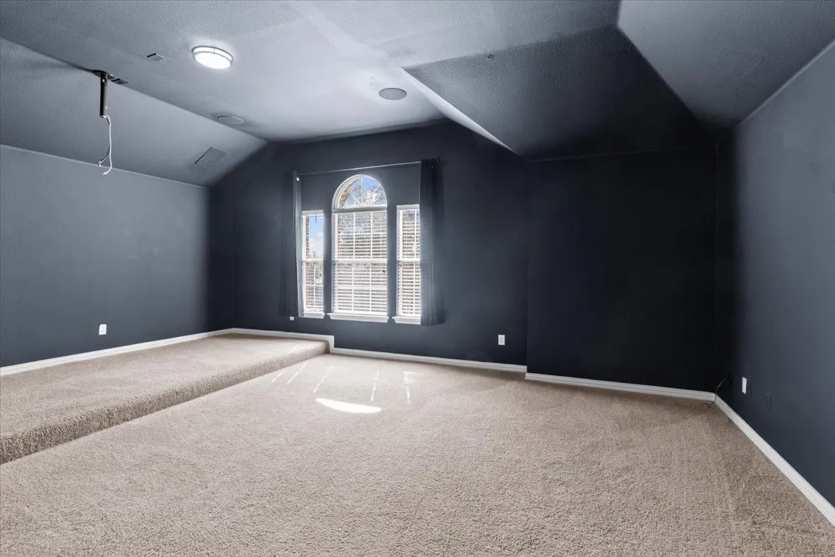 Single Family Residence For Sale in Dallas County , 1129 Northlake Drive, De Soto, Texas 75115, 5 Bedroom, 4 Bathroom, 3 Garage spaces, 4,674 Sqft, built in 2007, mls#21408562, Real Estate Agent in De Soto, Homes For Sale in Dallas county, Homes For Sale in De Soto, Realtor in De Soto Texas, Real Estate Brokerage Independent Realty Texas, Luminita Cordes Realtor