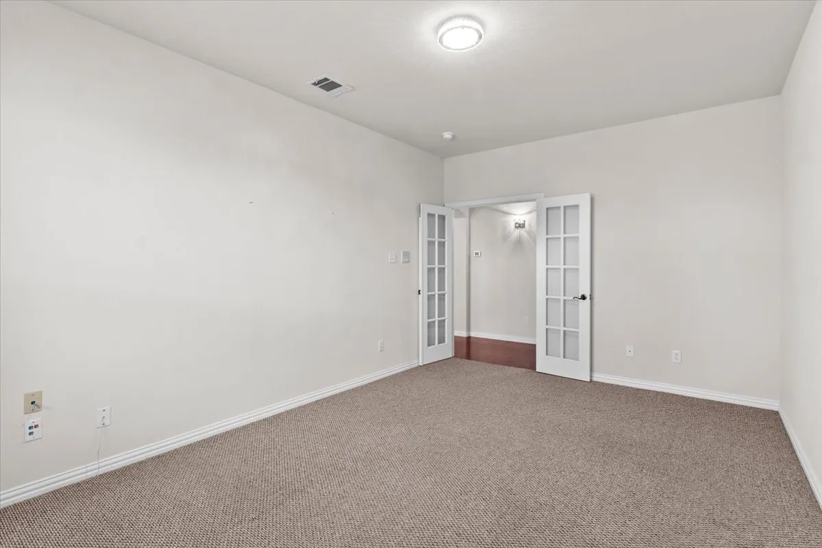 Single Family Residence For Sale in Dallas County , 1129 Northlake Drive, De Soto, Texas 75115, 5 Bedroom, 4 Bathroom, 3 Garage spaces, 4,674 Sqft, built in 2007, mls#21408562, Real Estate Agent in De Soto, Homes For Sale in Dallas county, Homes For Sale in De Soto, Realtor in De Soto Texas, Real Estate Brokerage Independent Realty Texas, Luminita Cordes Realtor