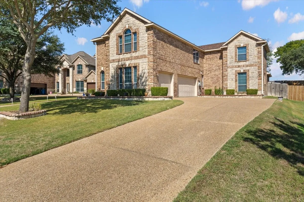Single Family Residence For Sale