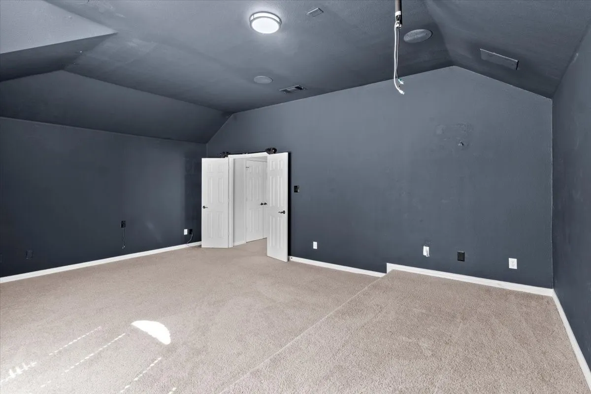 Single Family Residence For Sale in Dallas County , 1129 Northlake Drive, De Soto, Texas 75115, 5 Bedroom, 4 Bathroom, 3 Garage spaces, 4,674 Sqft, built in 2007, mls#21408562, Real Estate Agent in De Soto, Homes For Sale in Dallas county, Homes For Sale in De Soto, Realtor in De Soto Texas, Real Estate Brokerage Independent Realty Texas, Luminita Cordes Realtor