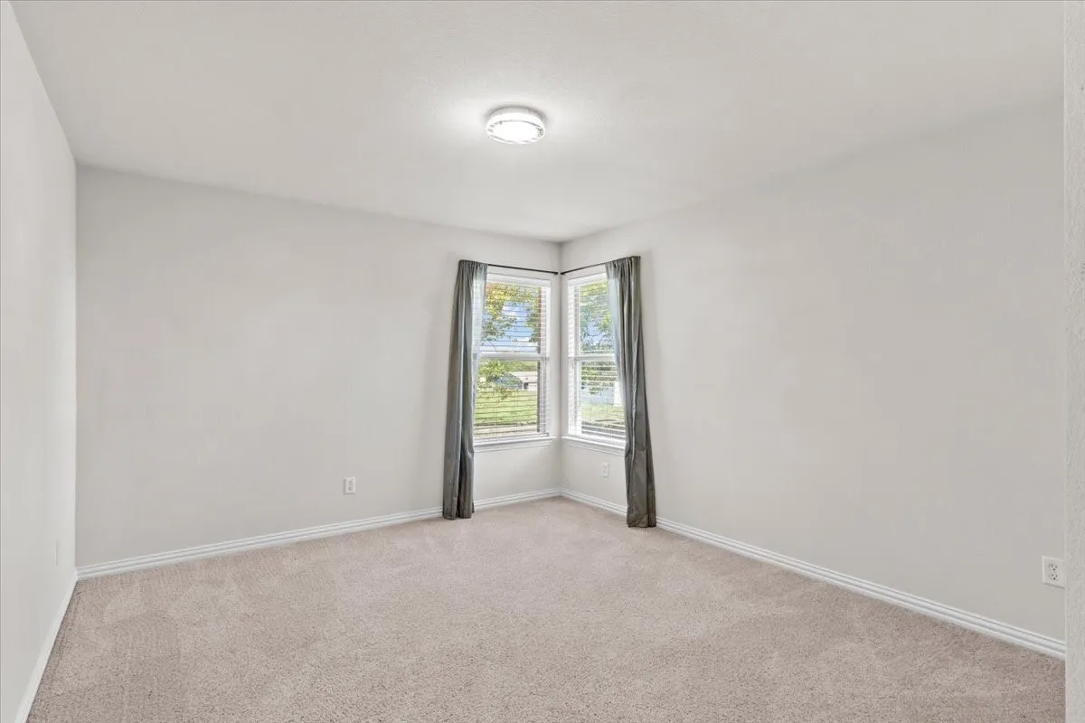 Single Family Residence For Sale in Dallas County , 1129 Northlake Drive, De Soto, Texas 75115, 5 Bedroom, 4 Bathroom, 3 Garage spaces, 4,674 Sqft, built in 2007, mls#21408562, Real Estate Agent in De Soto, Homes For Sale in Dallas county, Homes For Sale in De Soto, Realtor in De Soto Texas, Real Estate Brokerage Independent Realty Texas, Luminita Cordes Realtor