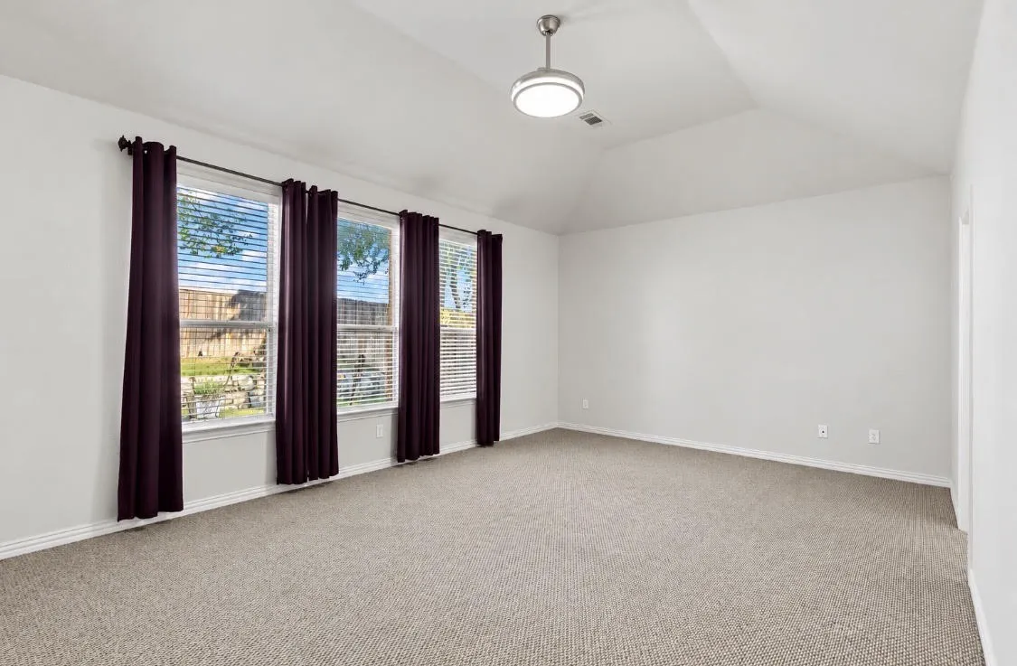 Single Family Residence For Sale in Dallas County , 1129 Northlake Drive, De Soto, Texas 75115, 5 Bedroom, 4 Bathroom, 3 Garage spaces, 4,674 Sqft, built in 2007, mls#21408562, Real Estate Agent in De Soto, Homes For Sale in Dallas county, Homes For Sale in De Soto, Realtor in De Soto Texas, Real Estate Brokerage Independent Realty Texas, Luminita Cordes Realtor