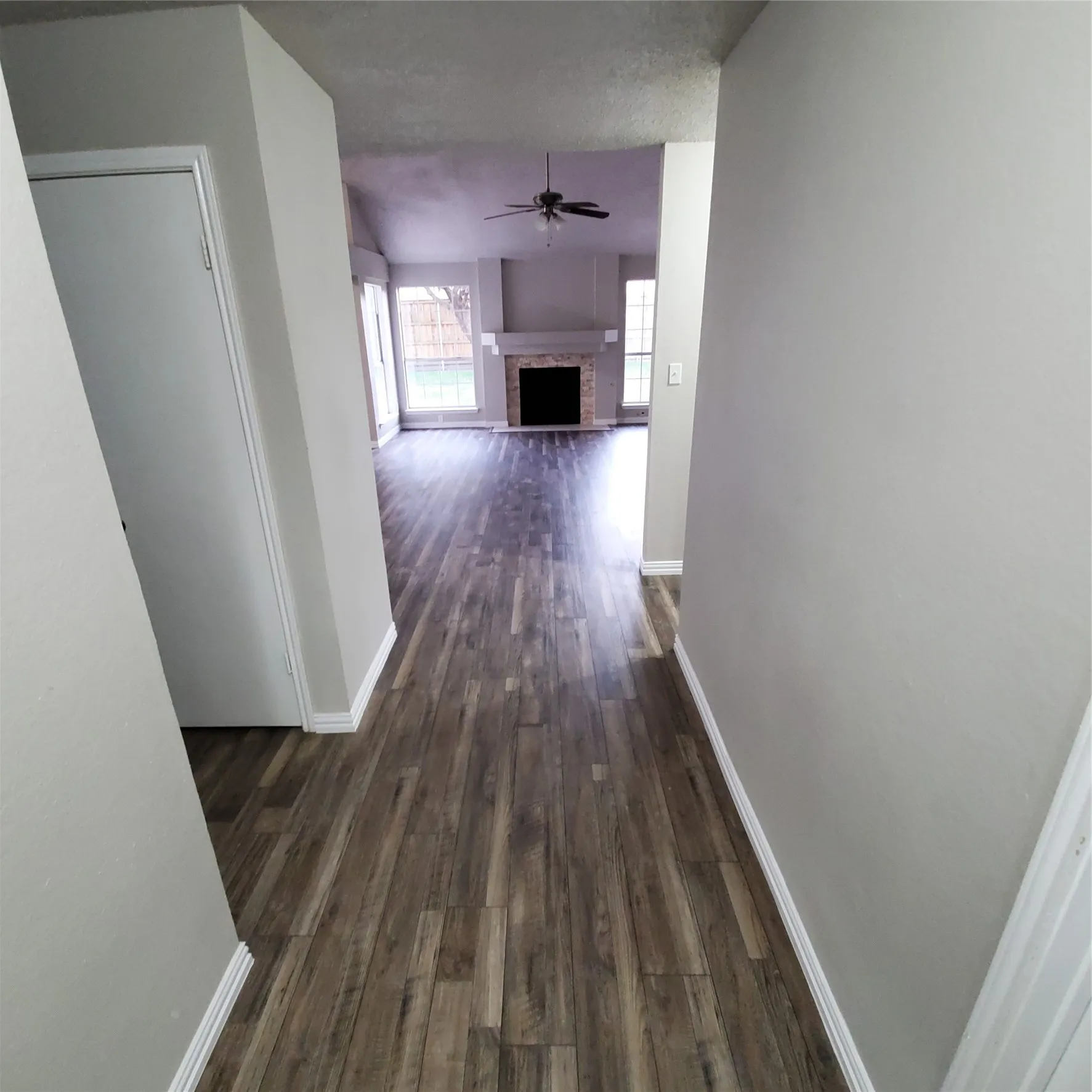 Single Family Residence For Rent in Dallas County , 8006 Yacht Club Drive, Rowlett, Texas 75089, 4 Bedroom, 2 Bathroom, 2 Garage spaces, 1,814 Sqft, built in 1986, mls#21413152, Real Estate Agent in Rowlett, Homes For Rent in Dallas county, Homes For Rent in Rowlett, Realtor in Rowlett Texas, Real Estate Brokerage Independent Realty Texas, Luminita Cordes Realtor