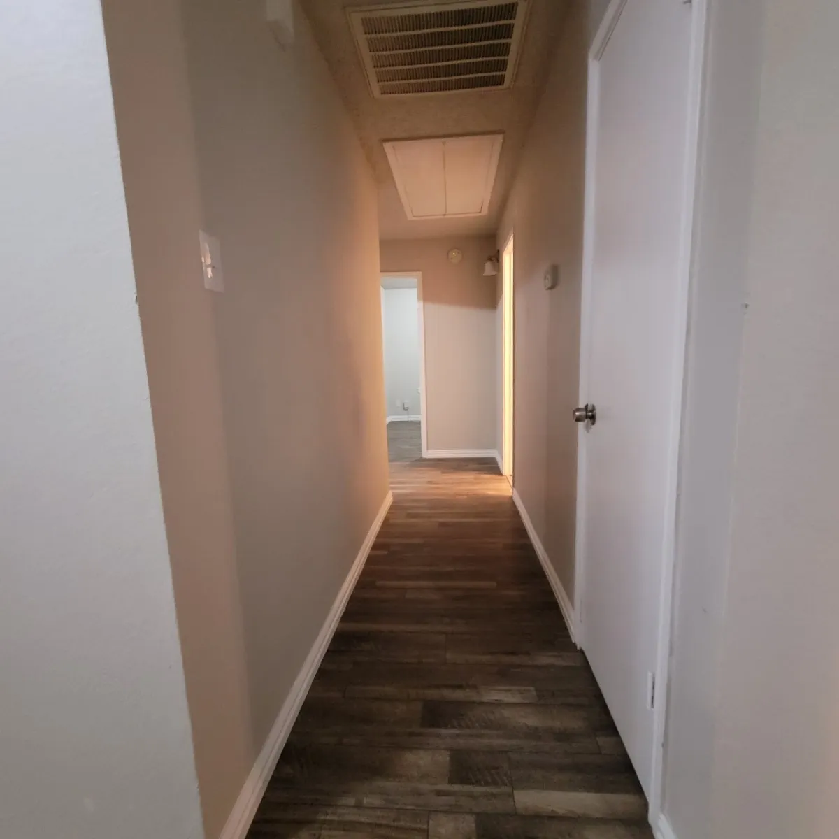 Single Family Residence For Rent in Dallas County , 8006 Yacht Club Drive, Rowlett, Texas 75089, 4 Bedroom, 2 Bathroom, 2 Garage spaces, 1,814 Sqft, built in 1986, mls#21413152, Real Estate Agent in Rowlett, Homes For Rent in Dallas county, Homes For Rent in Rowlett, Realtor in Rowlett Texas, Real Estate Brokerage Independent Realty Texas, Luminita Cordes Realtor