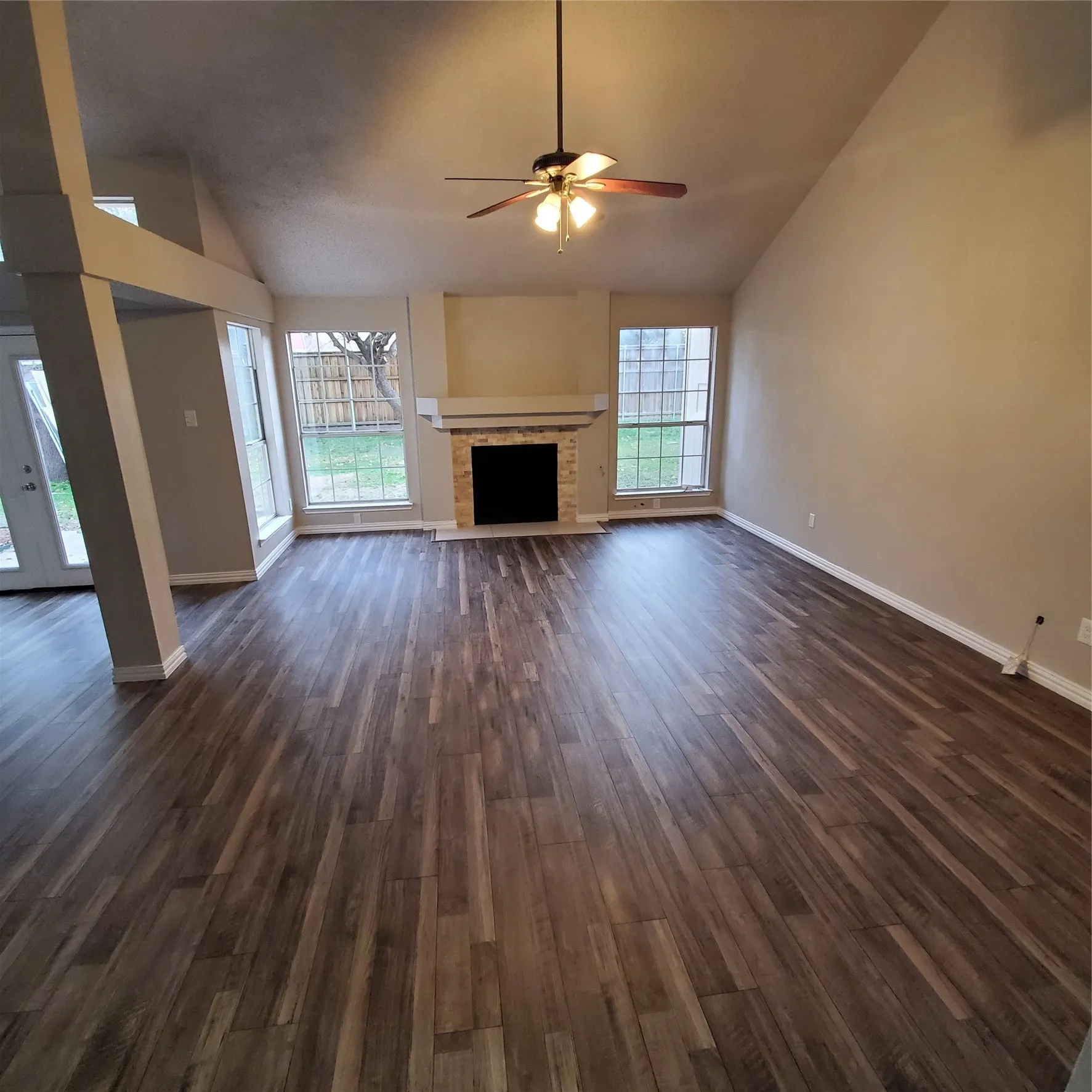 Single Family Residence For Rent in Dallas County , 8006 Yacht Club Drive, Rowlett, Texas 75089, 4 Bedroom, 2 Bathroom, 2 Garage spaces, 1,814 Sqft, built in 1986, mls#21413152, Real Estate Agent in Rowlett, Homes For Rent in Dallas county, Homes For Rent in Rowlett, Realtor in Rowlett Texas, Real Estate Brokerage Independent Realty Texas, Luminita Cordes Realtor