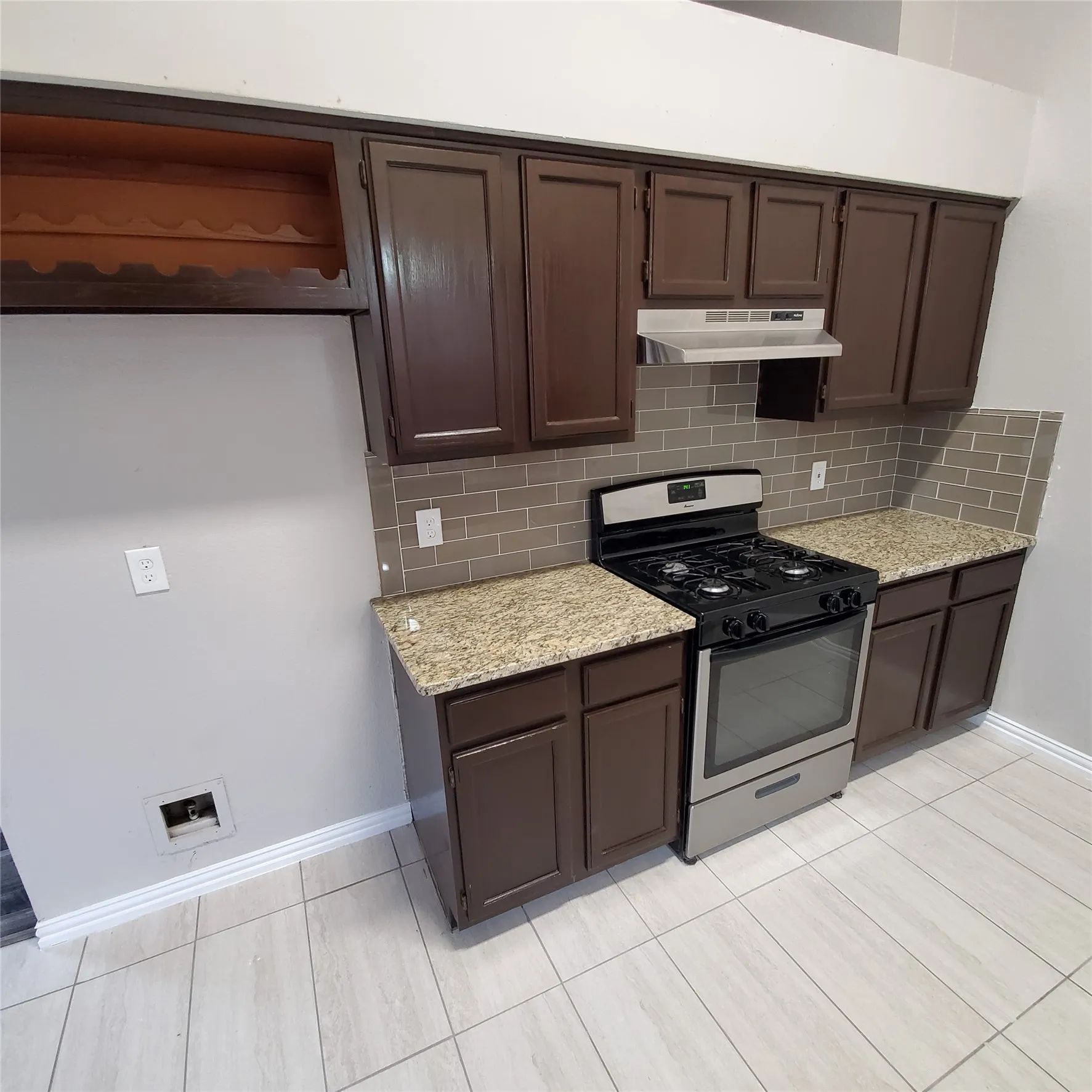 Single Family Residence For Rent in Dallas County , 8006 Yacht Club Drive, Rowlett, Texas 75089, 4 Bedroom, 2 Bathroom, 2 Garage spaces, 1,814 Sqft, built in 1986, mls#21413152, Real Estate Agent in Rowlett, Homes For Rent in Dallas county, Homes For Rent in Rowlett, Realtor in Rowlett Texas, Real Estate Brokerage Independent Realty Texas, Luminita Cordes Realtor