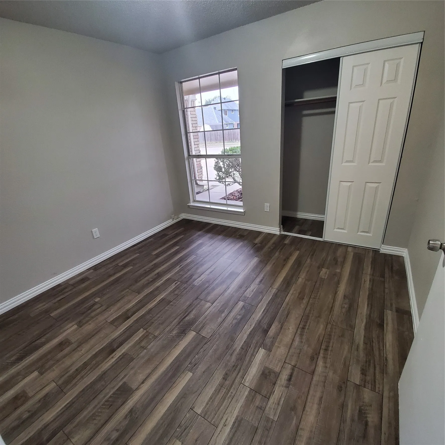 Single Family Residence For Rent in Dallas County , 8006 Yacht Club Drive, Rowlett, Texas 75089, 4 Bedroom, 2 Bathroom, 2 Garage spaces, 1,814 Sqft, built in 1986, mls#21413152, Real Estate Agent in Rowlett, Homes For Rent in Dallas county, Homes For Rent in Rowlett, Realtor in Rowlett Texas, Real Estate Brokerage Independent Realty Texas, Luminita Cordes Realtor