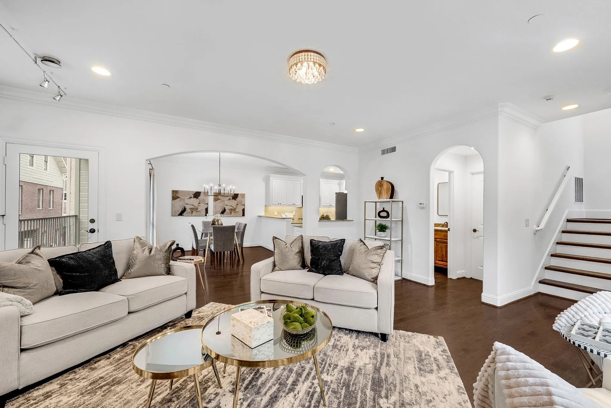 Townhouse For Sale in Dallas County , 4140 Emerson Avenue 1, University Park, Texas 75205, 3 Bedroom, 4 Bathroom, 2 Garage spaces, 2,153 Sqft, built in 2005, mls#21412512, Real Estate Agent in University Park, Homes For Sale in Dallas county, Homes For Sale in University Park, Realtor in University Park Texas, Real Estate Brokerage Independent Realty Texas, Luminita Cordes Realtor