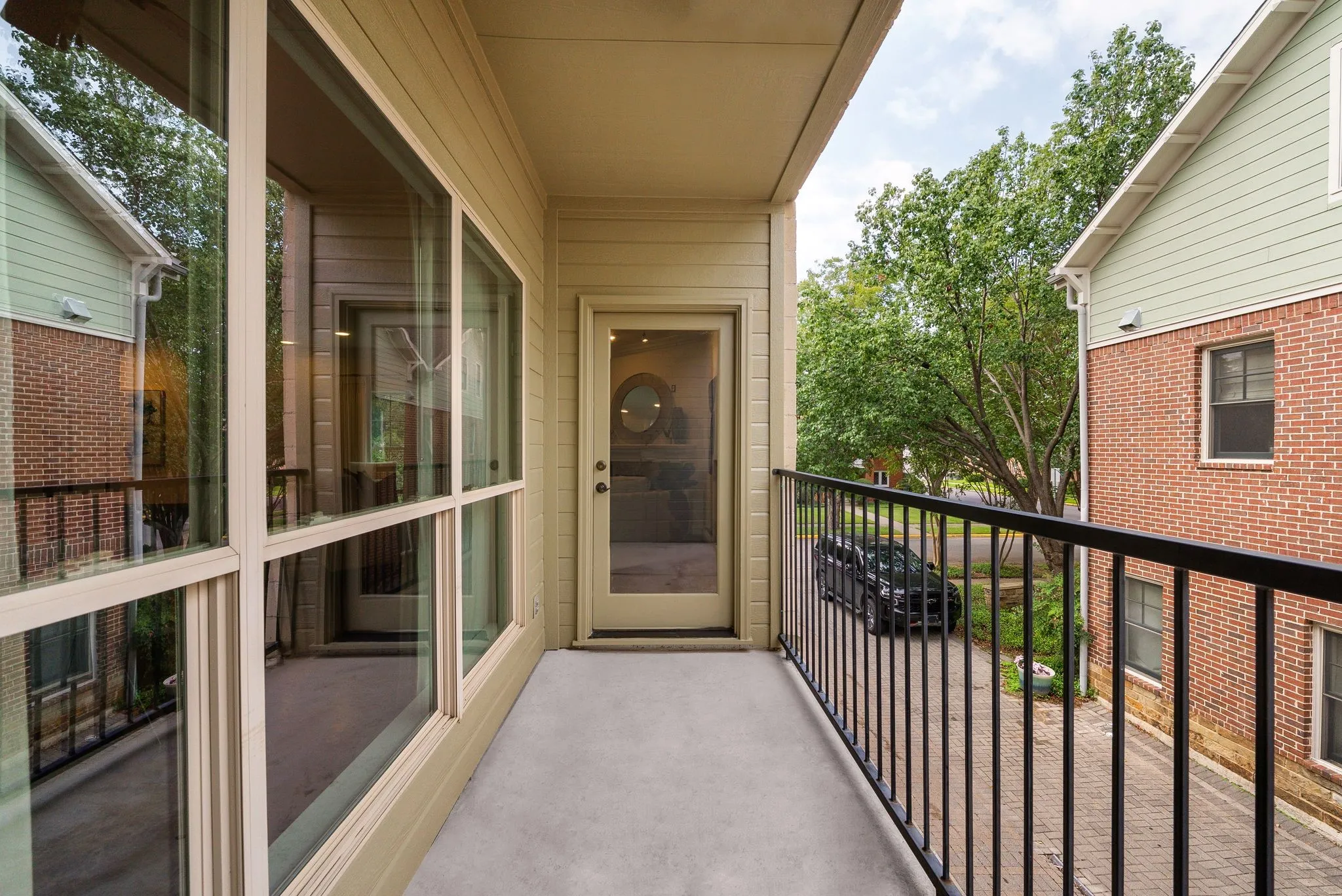 Townhouse For Sale in Dallas County , 4140 Emerson Avenue 1, University Park, Texas 75205, 3 Bedroom, 4 Bathroom, 2 Garage spaces, 2,153 Sqft, built in 2005, mls#21412512, Real Estate Agent in University Park, Homes For Sale in Dallas county, Homes For Sale in University Park, Realtor in University Park Texas, Real Estate Brokerage Independent Realty Texas, Luminita Cordes Realtor